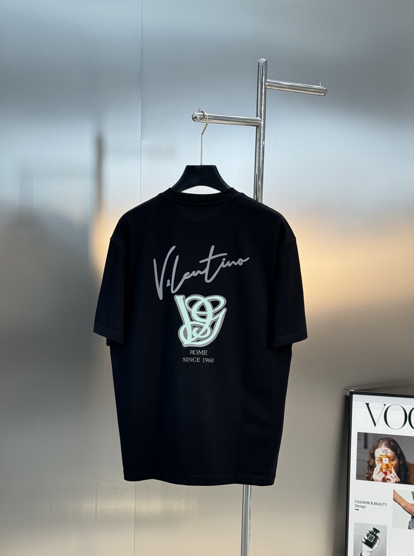 Valentin*华伦天奴新款潮牌T恤.男女同款～❤️双面花型设计.胸前.后背高级字母LOGO烫画设计.