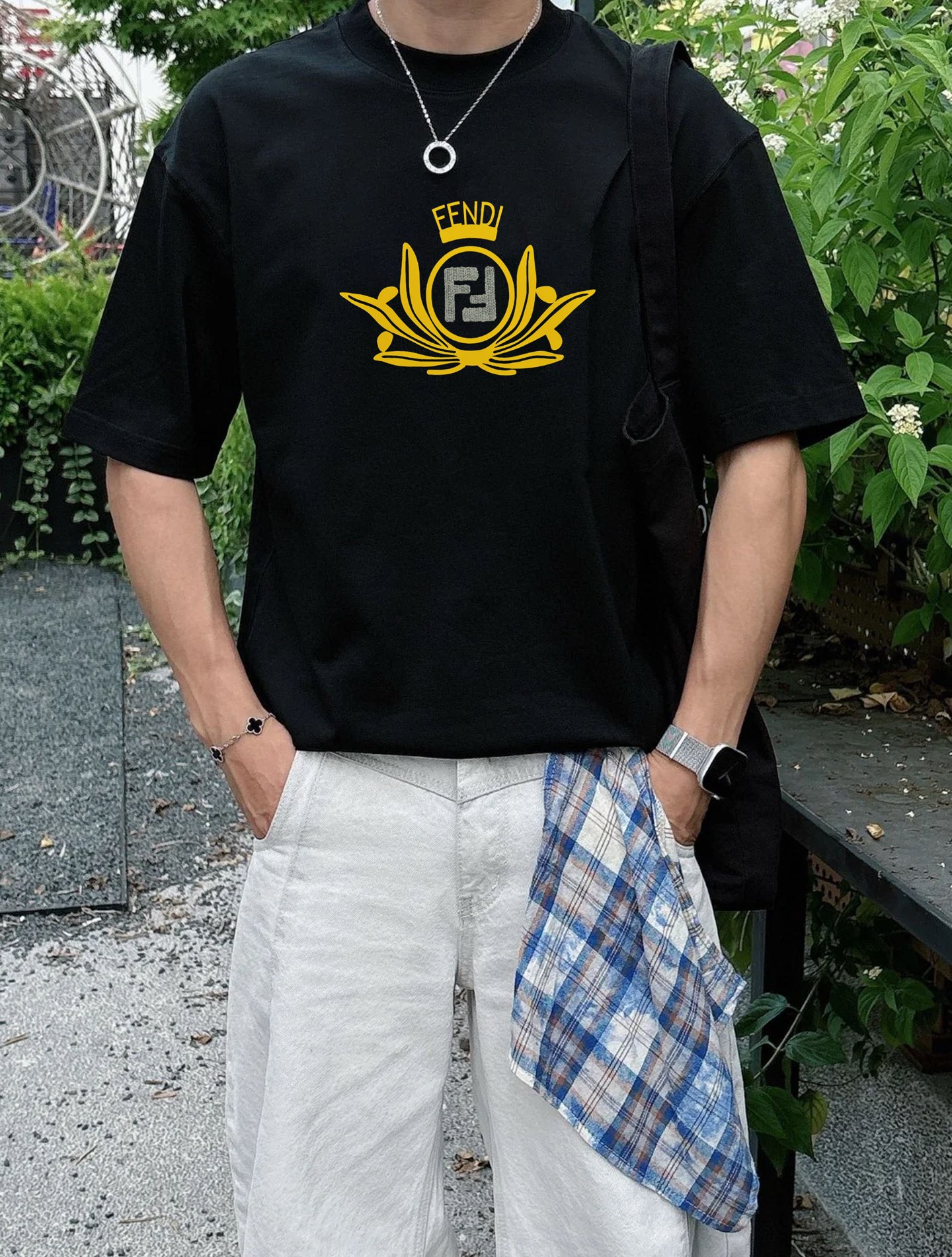 FENDI芬迪新款FD家族FF男女同款短袖T恤，男女同款百搭…标志性FD黄LOGO值得自留和送人的高端货
