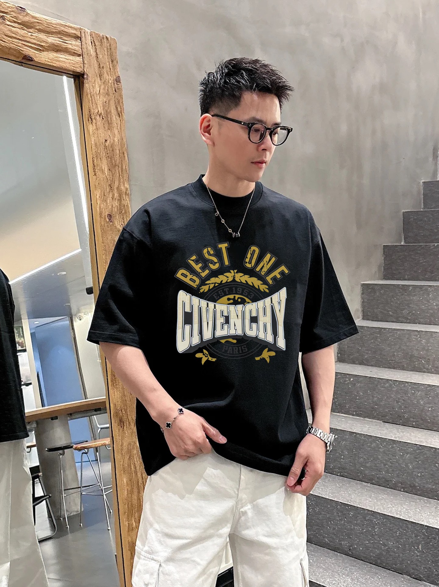 Givenchy Best One印花T恤❤️男女同款！纪梵希Best One系列印花T恤，纯色底色搭配
