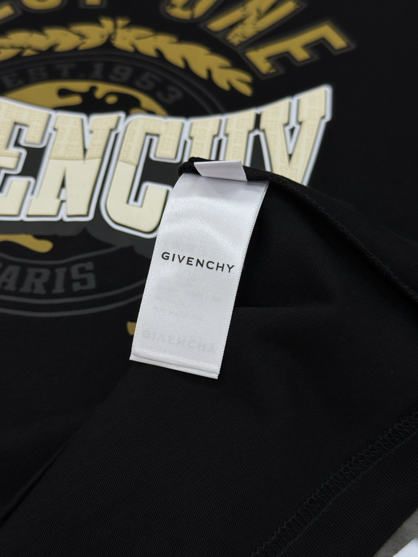 Givenchy Best One印花T恤❤️男女同款！纪梵希Best One系列印花T恤，纯色底色搭配