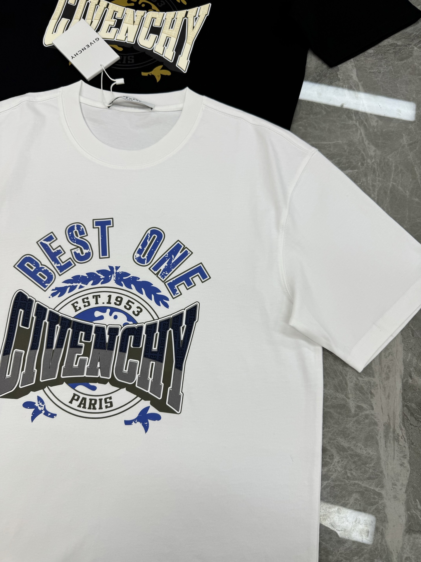 Givenchy Best One印花T恤❤️男女同款！纪梵希Best One系列印花T恤，纯色底色搭配