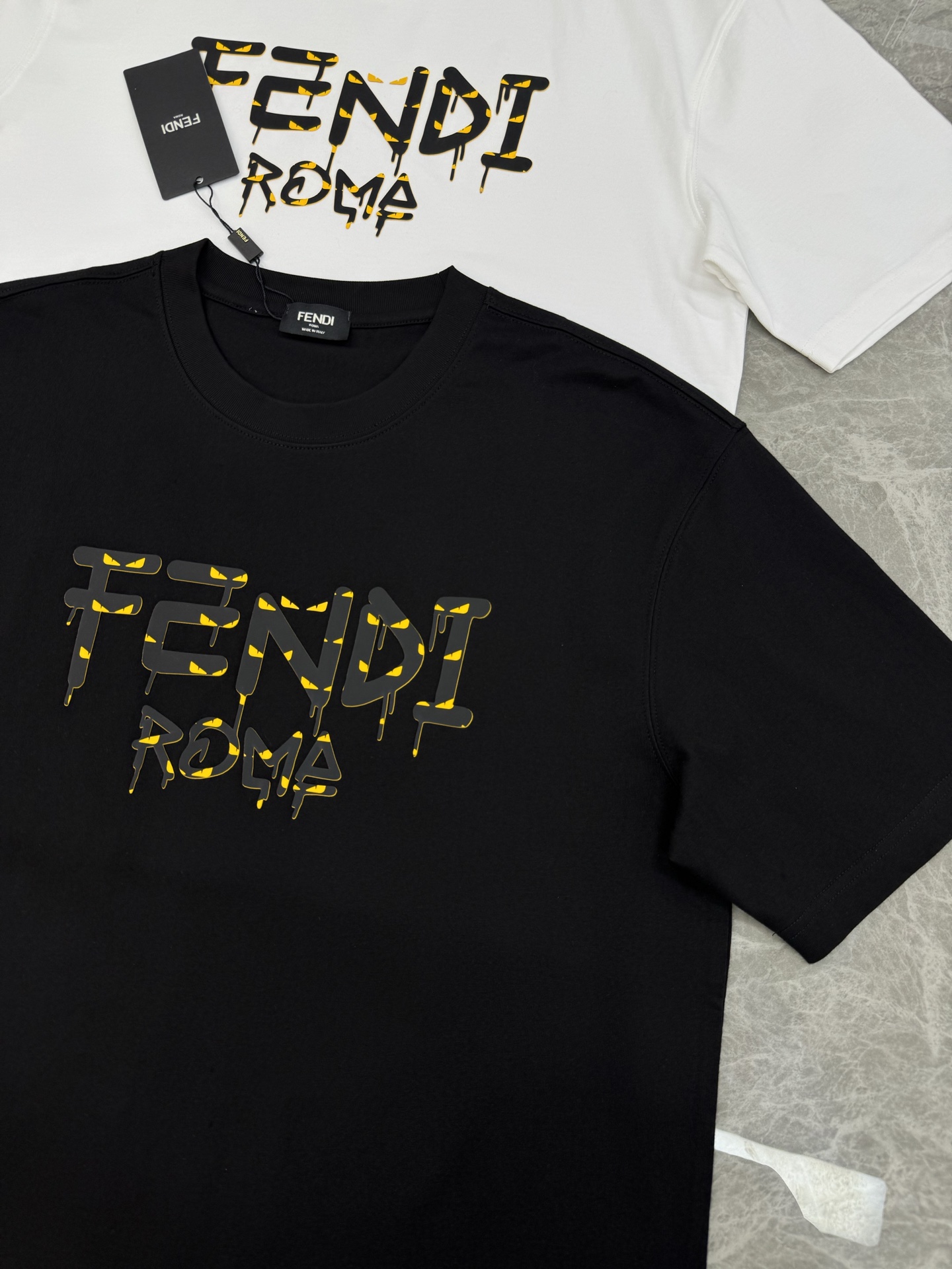 Fendi 芬迪新款潮牌T恤.男女同款❤️滴滴漆印花效果.高温立体烫画工艺.胸前黄色FF字母融合罗马字样