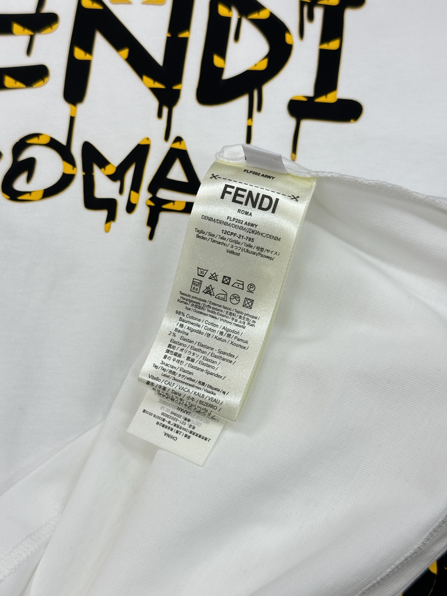 Fendi 芬迪新款潮牌T恤.男女同款❤️滴滴漆印花效果.高温立体烫画工艺.胸前黄色FF字母融合罗马字样