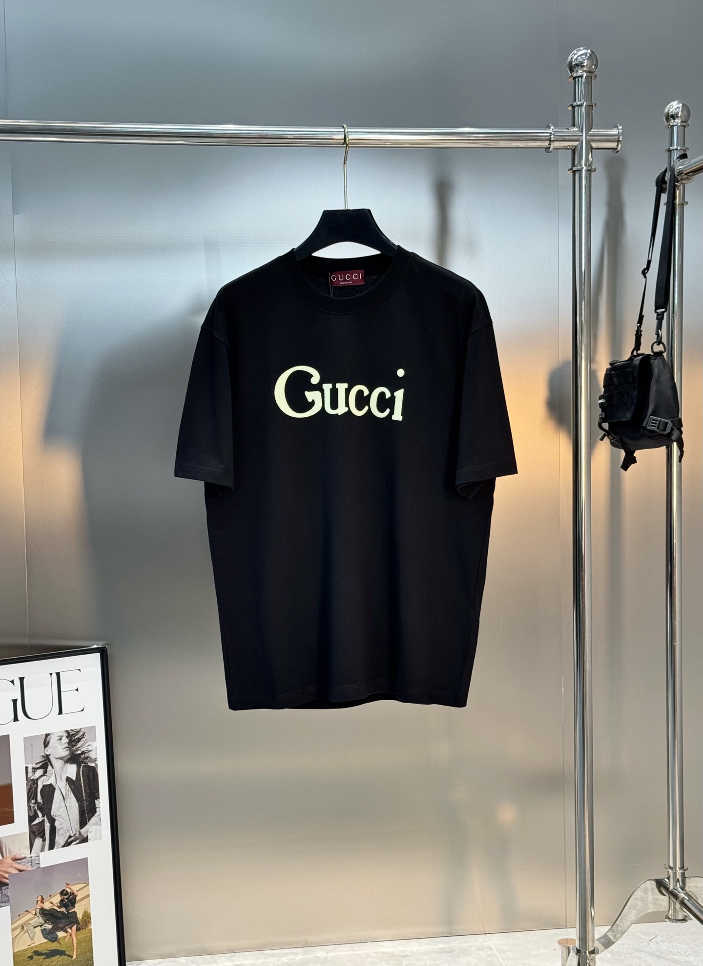 Gucci古奇新款潮牌T恤，男女同款❤️经典基础款，正面绿色 Gucci字样超有辨识度计。高品质280g