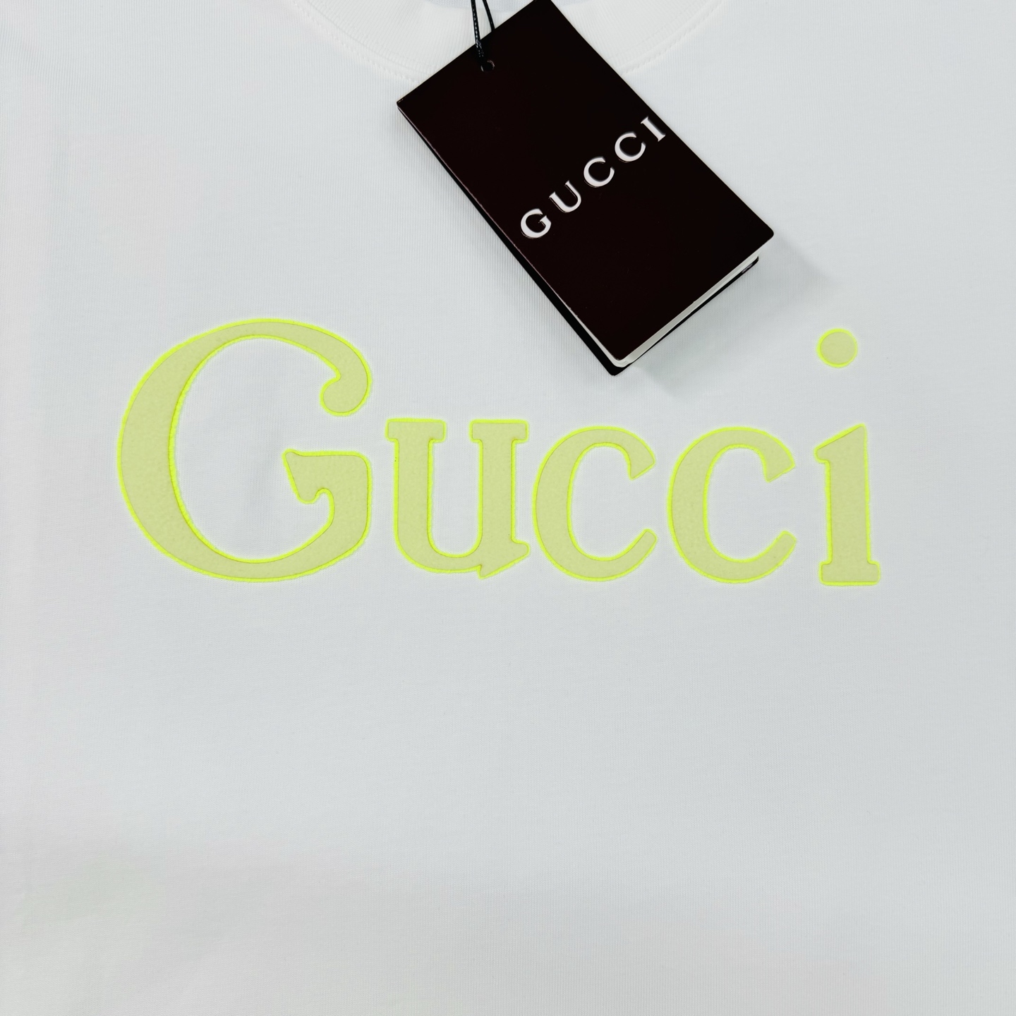 Gucci古奇新款潮牌T恤，男女同款❤️经典基础款，正面绿色 Gucci字样超有辨识度计。高品质280g