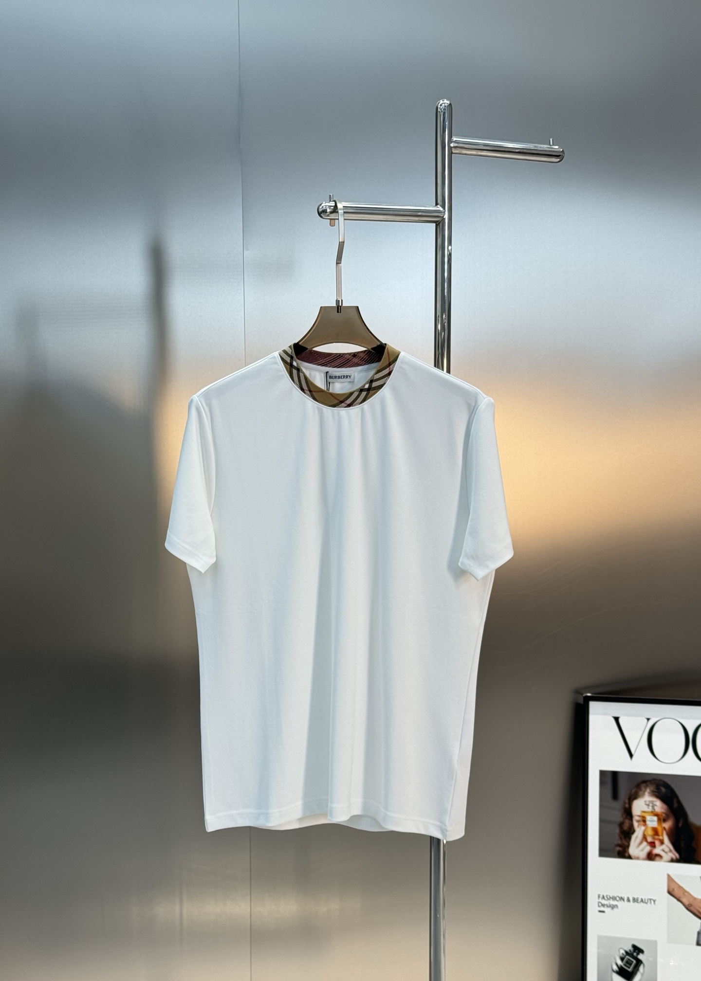 好看好穿的永恒经典系列！BBR巴宝莉*新品莫代尔T恤.领口订织B家格子设计.轻奢款推荐！优选300g莫代