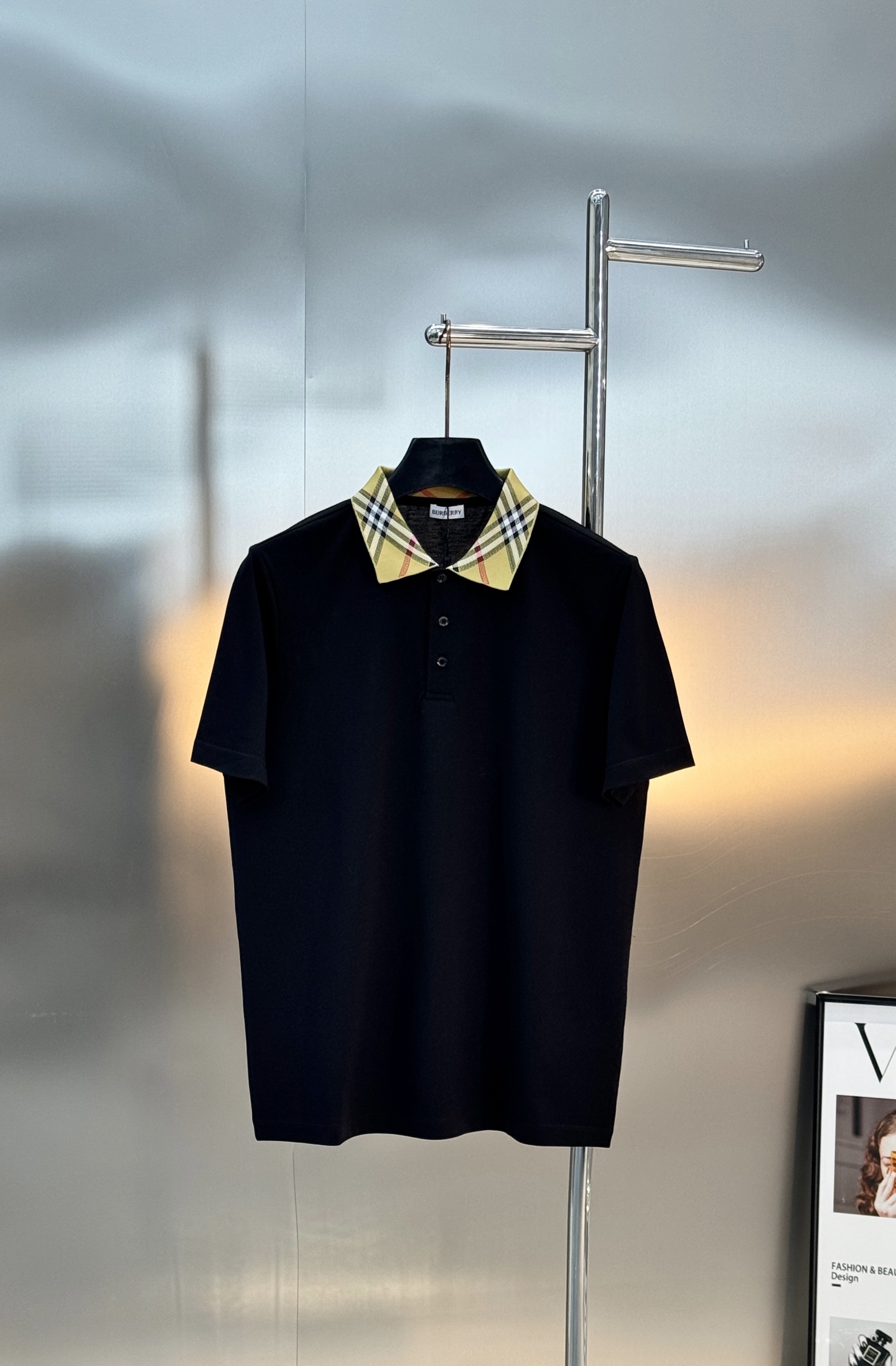 Burberry巴宝莉新品格纹领纯色Polo衫👨🏻高品质推荐❤️经典格纹领设计超有辨识度，英伦风满满!高