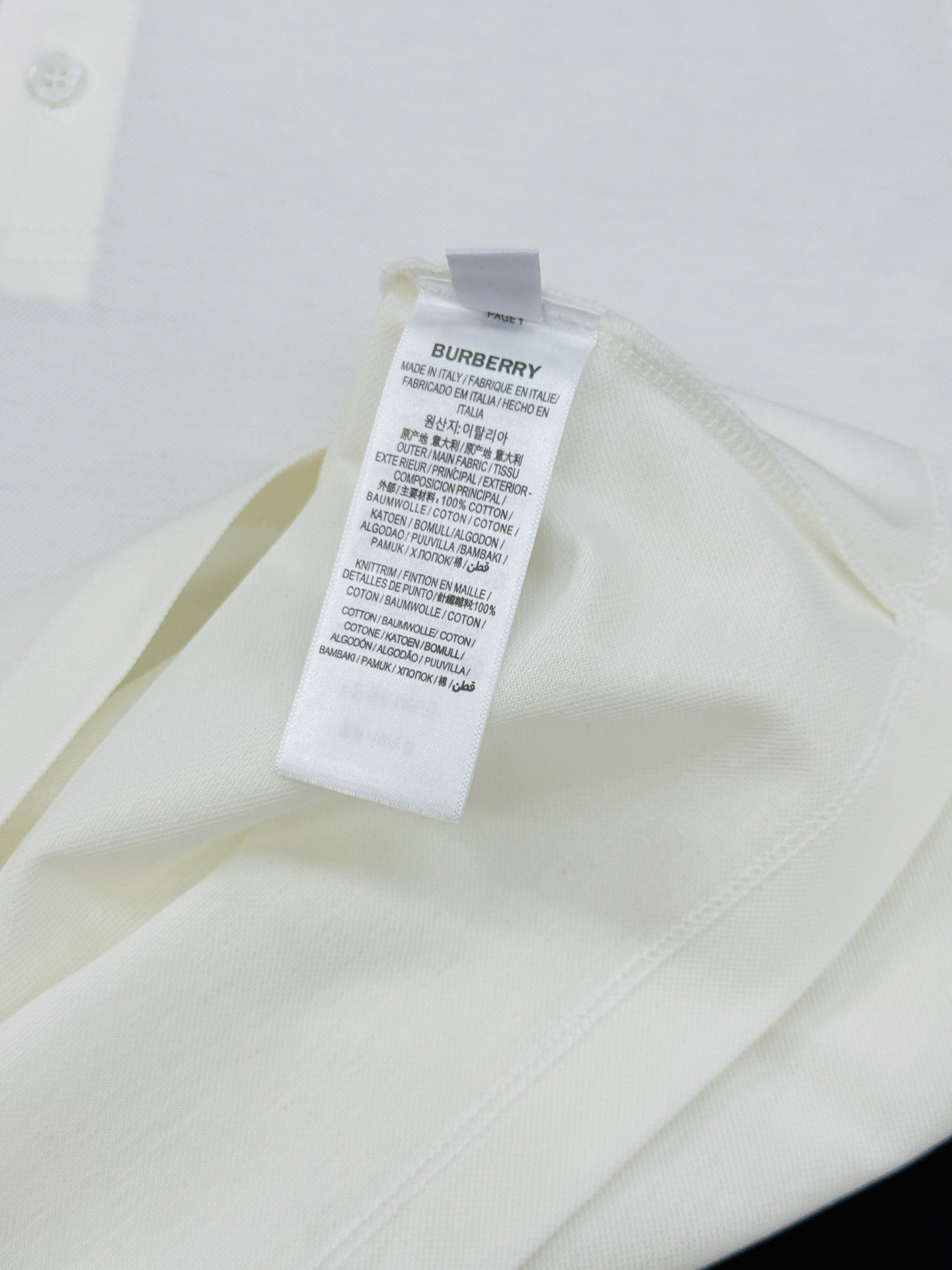 Burberry巴宝莉新品格纹领纯色Polo衫👨🏻高品质推荐❤️经典格纹领设计超有辨识度，英伦风满满!高