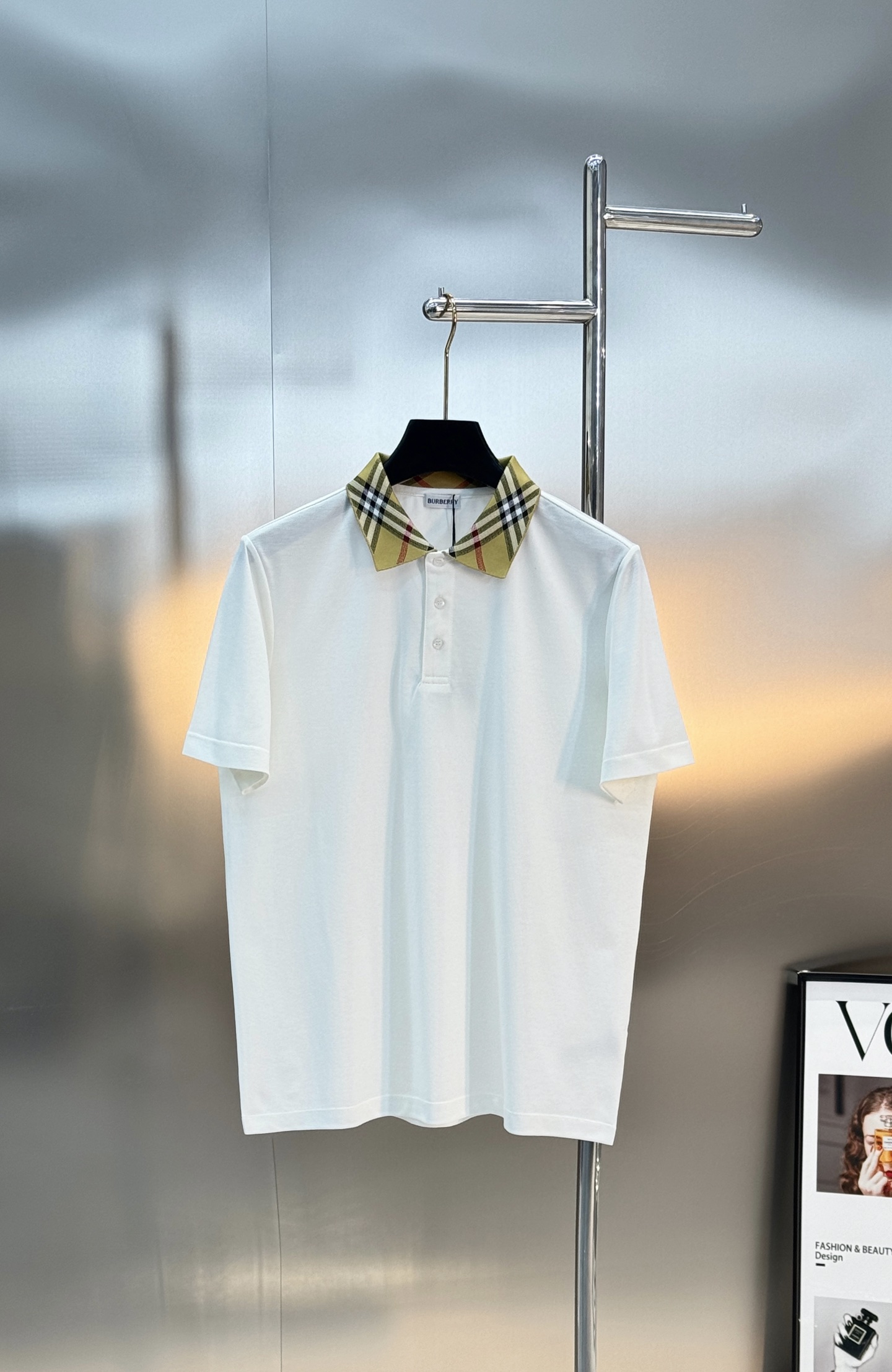 Burberry巴宝莉新品格纹领纯色Polo衫👨🏻高品质推荐❤️经典格纹领设计超有辨识度，英伦风满满!高