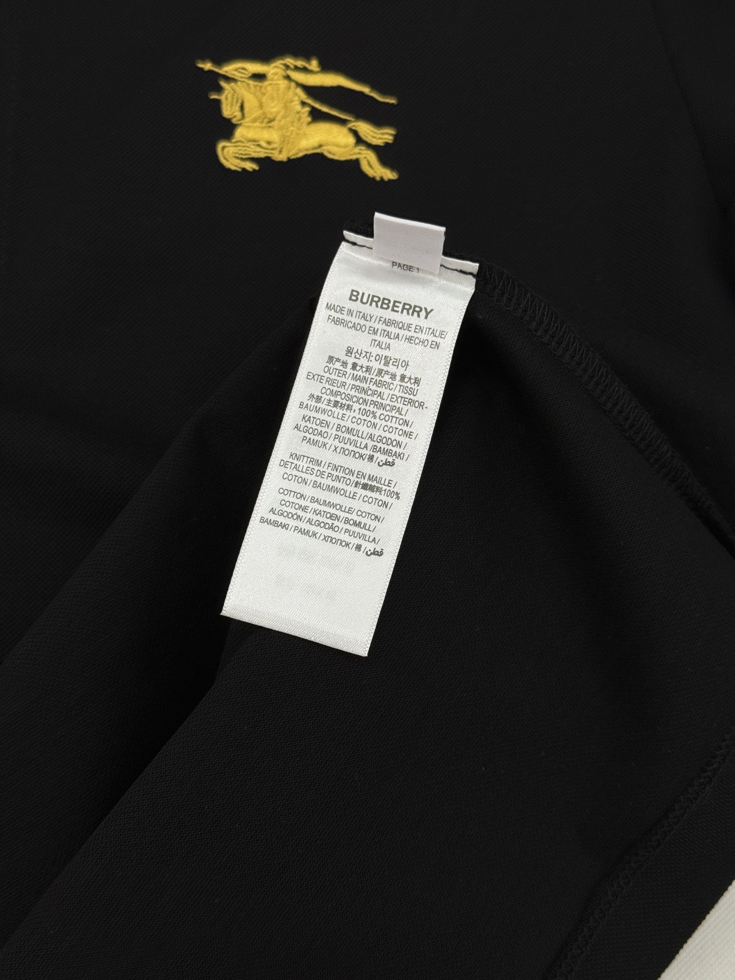 BURBERRY巴宝莉男士短袖POLO衫，经典翻领设计👨🏻黑白两色可选，胸前金色刺绣马标志超有辨识度!高