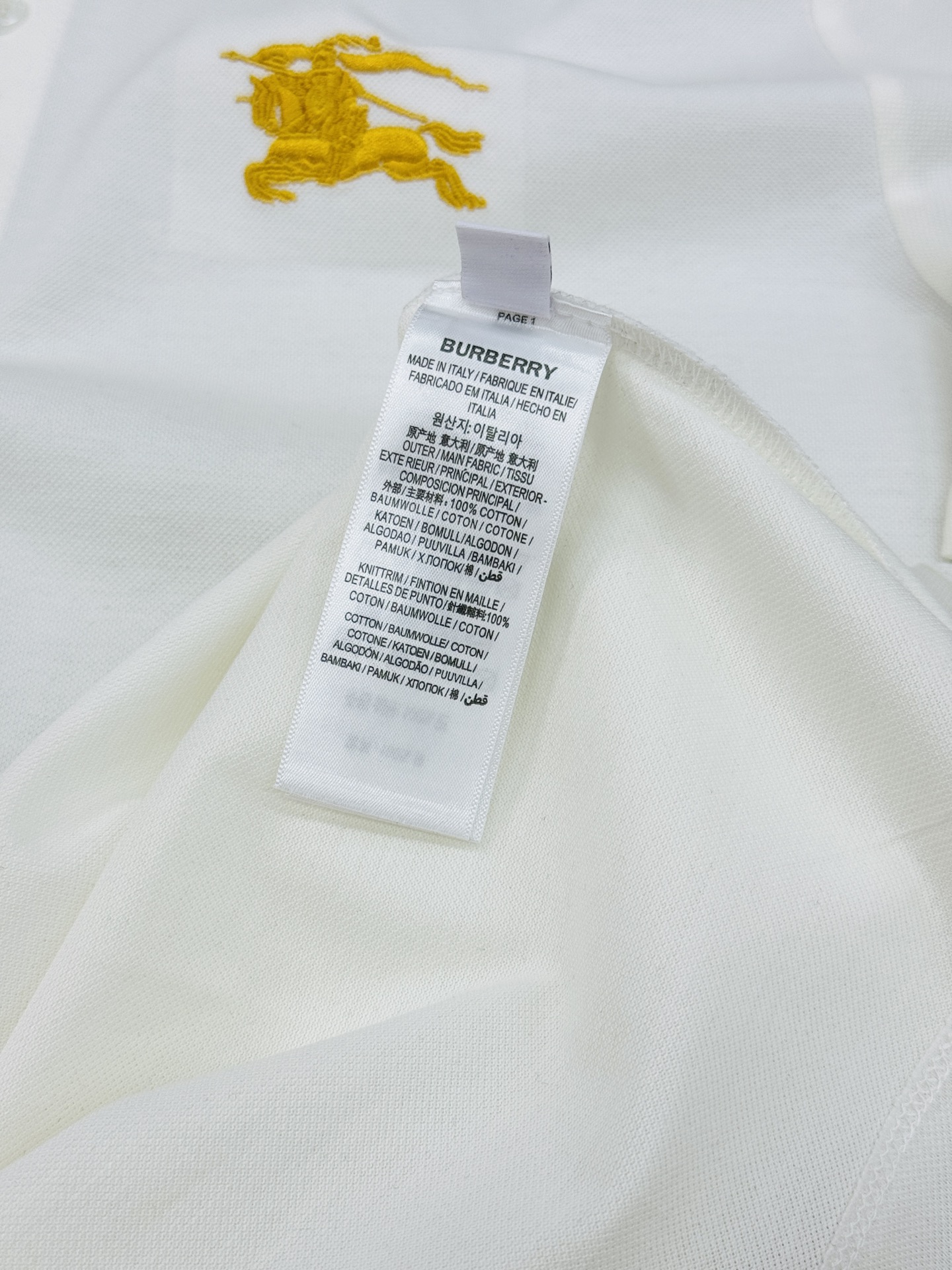 BURBERRY巴宝莉男士短袖POLO衫，经典翻领设计👨🏻黑白两色可选，胸前金色刺绣马标志超有辨识度!高