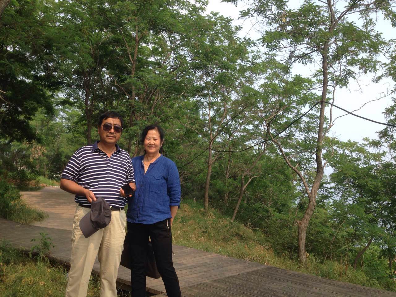 BURBERRY巴宝莉男士短袖POLO衫，经典翻领设计👨🏻黑白两色可选，胸前金色刺绣马标志超有辨识度!高