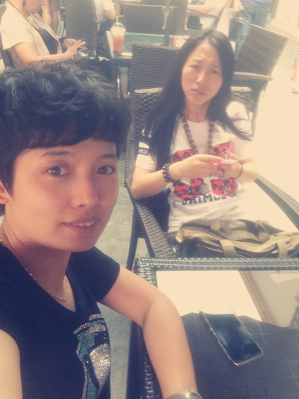 BURBERRY巴宝莉男士短袖POLO衫，经典翻领设计👨🏻黑白两色可选，胸前金色刺绣马标志超有辨识度!高