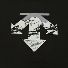 DESCENTE迪桑特新品连帽卫衣.运动休闲随意搭配.采用新款天丝面料,亲肤舒适.抗皱不粘灰抗静电,面料 DESCENTE迪桑特新品连帽卫衣.运动休闲随意搭配.采用新款天丝面料,亲肤舒适.抗皱不粘灰抗静电,面料