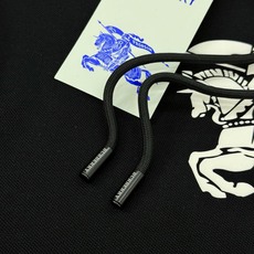 Burberry巴宝莉新款骑士连帽卫衣.宽松版型.这款卫衣选用380g天丝棉面料打造,呈现休闲版型。柔软 Burberry巴宝莉新款骑士连帽卫衣.宽松版型.这款卫衣选用380g天丝棉面料打造,呈现休闲版型。柔软