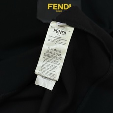 FENDI芬迪新款情侣连帽卫衣.外穿百搭单品,秋冬过渡完美衣衫!!!顶级380g天丝棉面料.版型立体精致 FENDI芬迪新款情侣连帽卫衣.外穿百搭单品,秋冬过渡完美衣衫!!!顶级380g天丝棉面料.版型立体精致