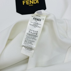 FENDI芬迪新款情侣连帽卫衣.外穿百搭单品,秋冬过渡完美衣衫!!!顶级380g天丝棉面料.版型立体精致 FENDI芬迪新款情侣连帽卫衣.外穿百搭单品,秋冬过渡完美衣衫!!!顶级380g天丝棉面料.版型立体精致