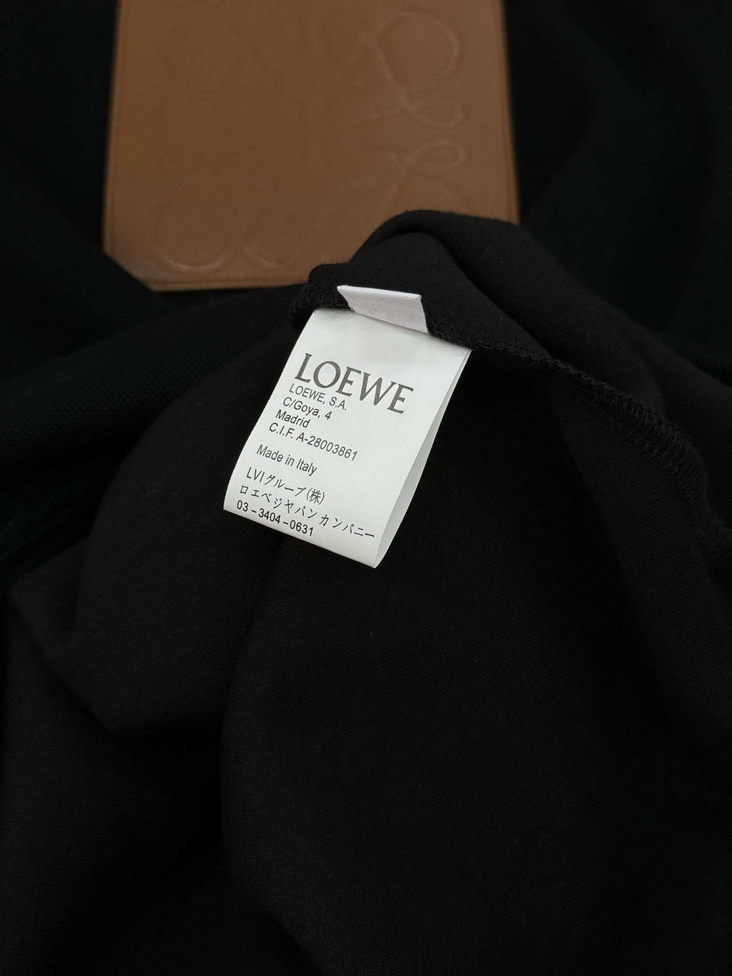 Loewe新品.皮标连帽卫衣！380g天丝面料触感柔软舒适.挺阔有.搭配胸前Loewe Logo皮标，低