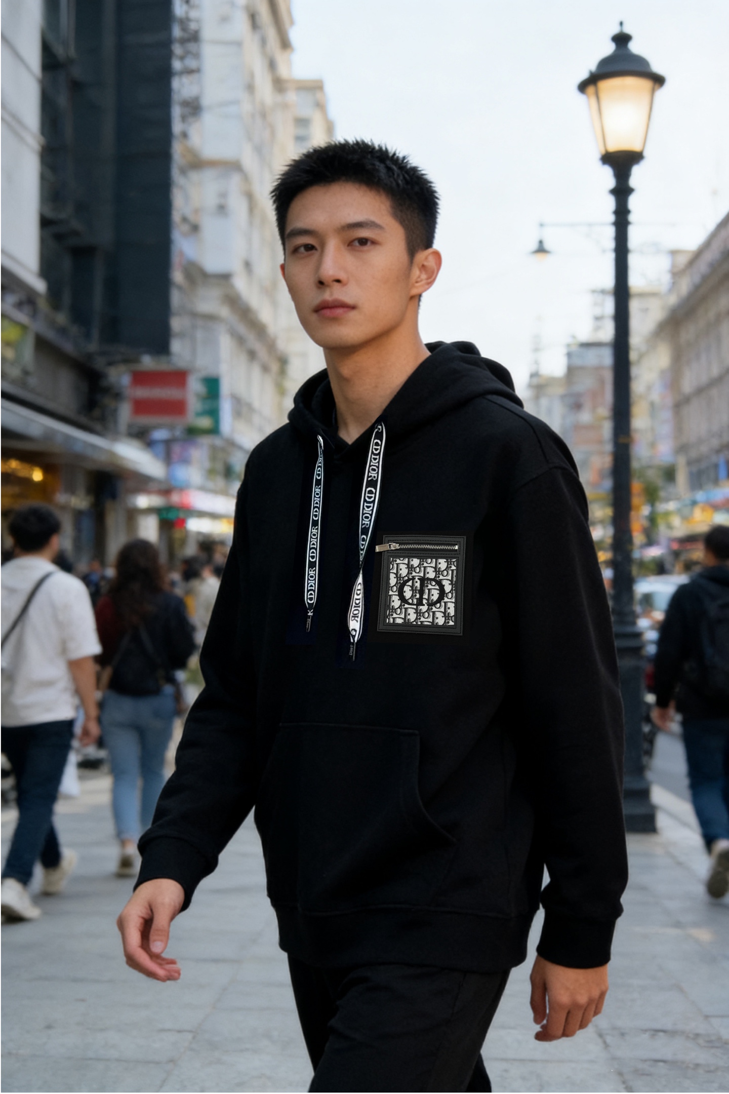 迪奥（Christian Dior）全称克里斯汀·迪奥新款连帽卫衣.演绎日式休闲街头风格.胸口口袋皮牌设