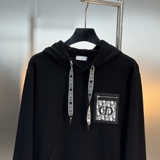 迪奥(Christian Dior)全称克里斯汀·迪奥新款连帽卫衣.演绎日式休闲街头风格.胸口口袋皮牌设 迪奥(Christian Dior)全称克里斯汀·迪奥新款连帽卫衣.演绎日式休闲街头风格.胸口口袋皮牌设