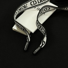 迪奥(Christian Dior)全称克里斯汀·迪奥新款连帽卫衣.演绎日式休闲街头风格.胸口口袋皮牌设 迪奥(Christian Dior)全称克里斯汀·迪奥新款连帽卫衣.演绎日式休闲街头风格.胸口口袋皮牌设