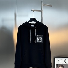迪奥(Christian Dior)全称克里斯汀·迪奥新款连帽卫衣.演绎日式休闲街头风格.胸口口袋皮牌设 迪奥(Christian Dior)全称克里斯汀·迪奥新款连帽卫衣.演绎日式休闲街头风格.胸口口袋皮牌设