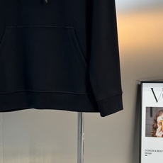 迪奥(Christian Dior)全称克里斯汀·迪奥新款连帽卫衣.演绎日式休闲街头风格.胸口口袋皮牌设 迪奥(Christian Dior)全称克里斯汀·迪奥新款连帽卫衣.演绎日式休闲街头风格.胸口口袋皮牌设
