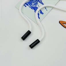 BBR*巴宝莉新品连帽卫衣.经典战马造型.选用轻盈天丝棉质面料打造而成,通过高密度棉纤维在单层面料中实现 BBR*巴宝莉新品连帽卫衣.经典战马造型.选用轻盈天丝棉质面料打造而成,通过高密度棉纤维在单层面料中实现