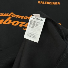 Balenciag*巴黎世家新款连帽卫衣.联名款兰博基尼.男女同款!os版型真的很迷人.品牌图形字母烫画 Balenciag*巴黎世家新款连帽卫衣.联名款兰博基尼.男女同款!os版型真的很迷人.品牌图形字母烫画