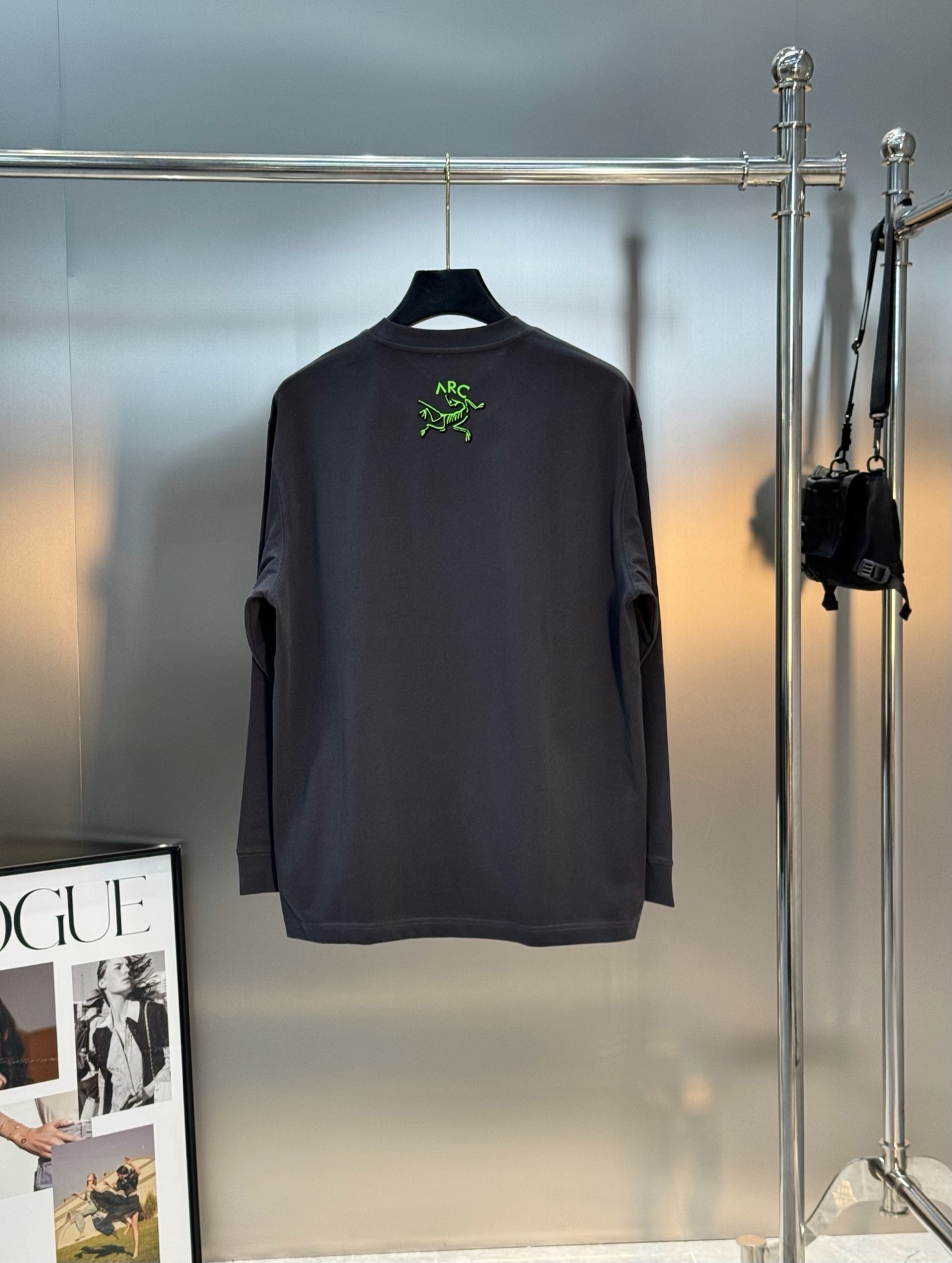 Arc'teryx始祖*鸟新款长袖T恤.高克重原单推荐.男女同款！小红书爆款推荐.胸前品牌字母图形撞色搭