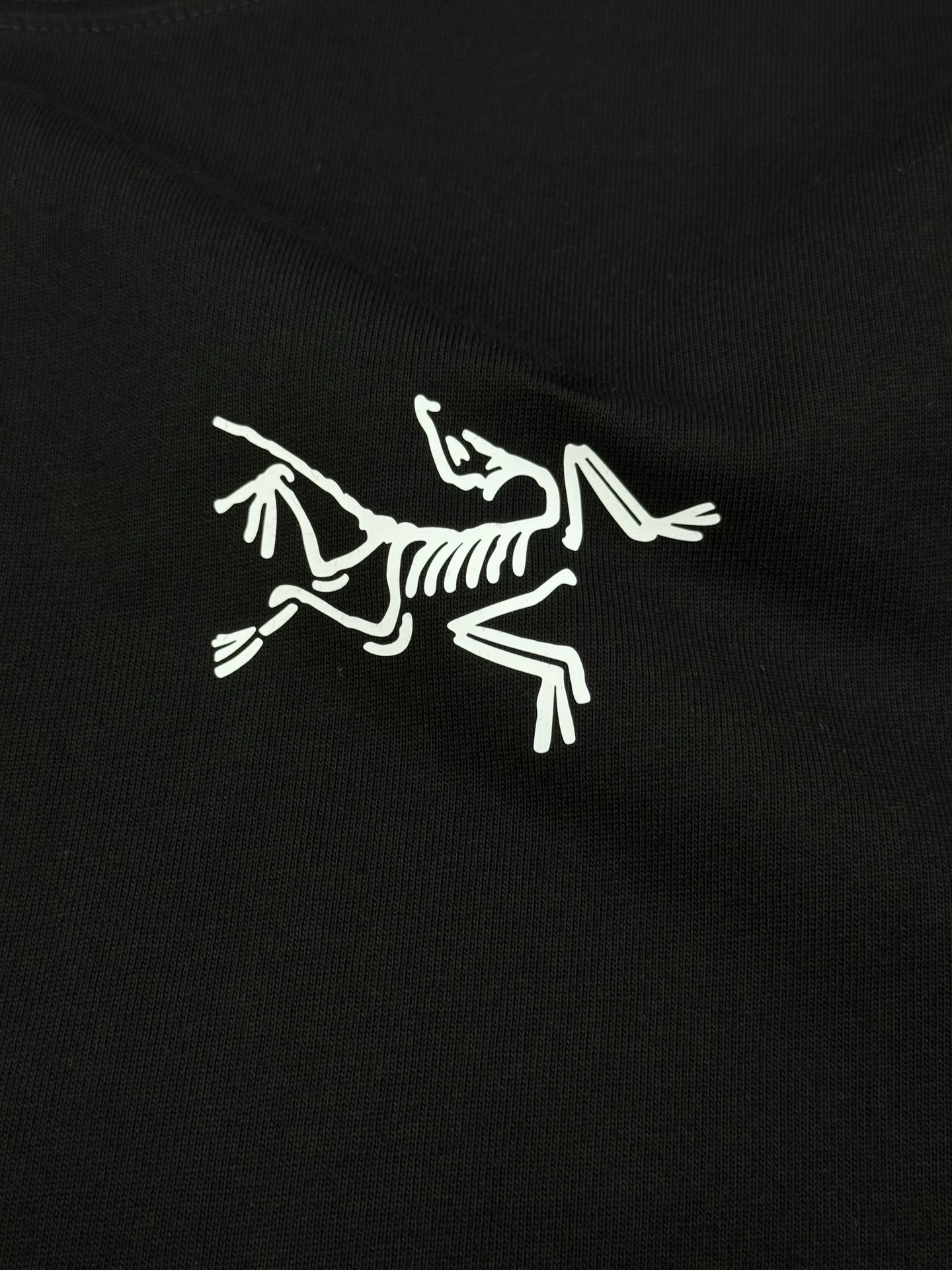 ARC'TERY*始祖-鸟新款长袖T恤.纯色系推荐！经典标识.字母排列简单高级.时尚律动感满满～质感极好