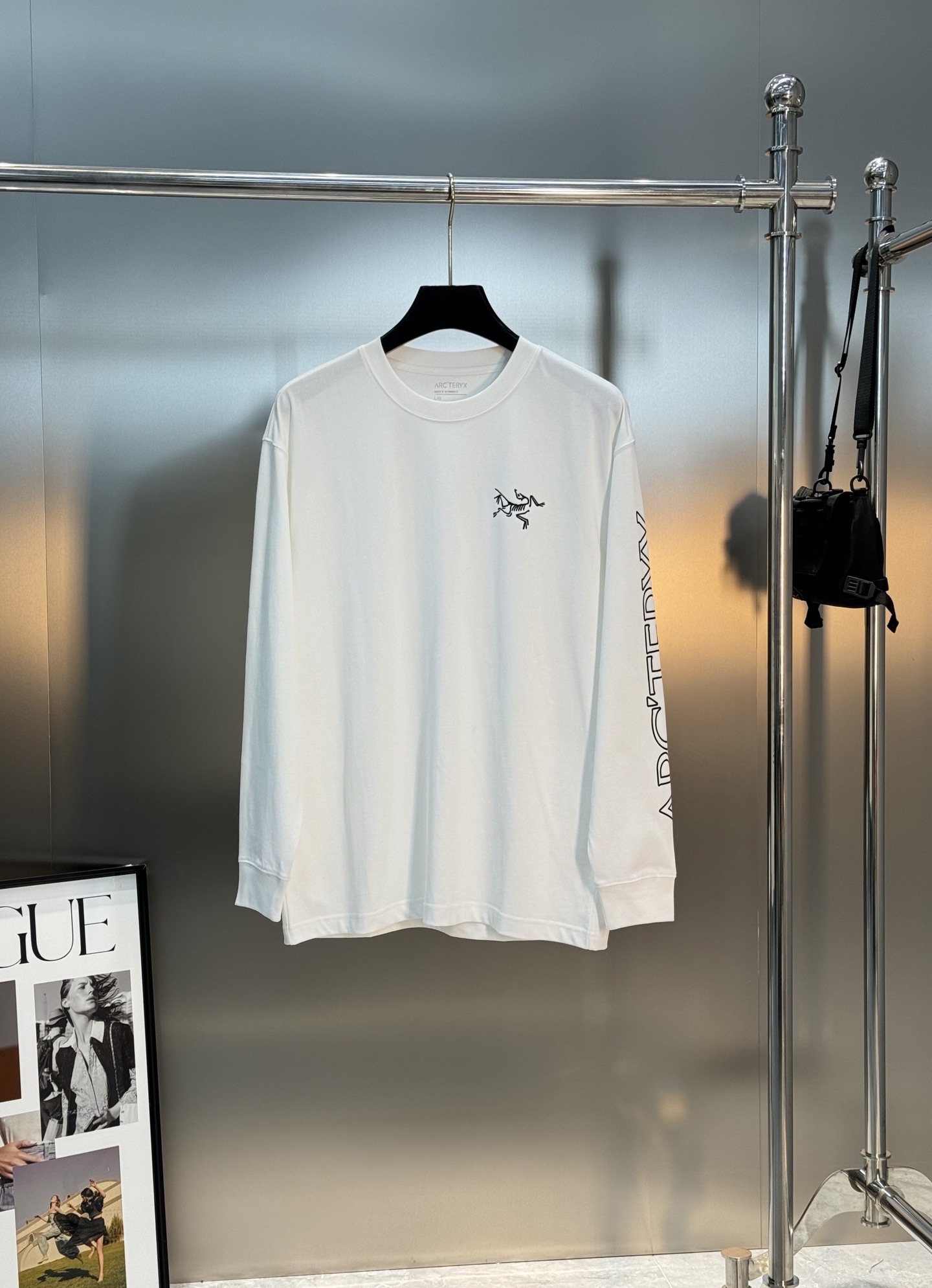 ARC'TERY*始祖-鸟新款长袖T恤.纯色系推荐！经典标识.字母排列简单高级.时尚律动感满满～质感极好