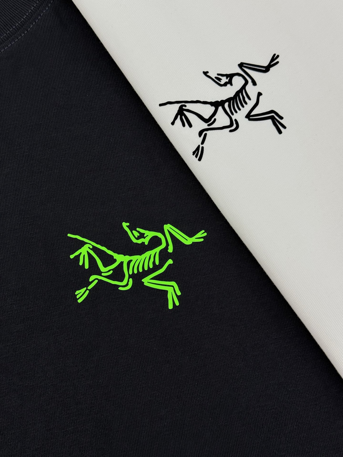 ARC'TERY*始祖-鸟新款长袖T恤.纯色系推荐！经典标识.字母排列简单高级.时尚律动感满满～质感极好