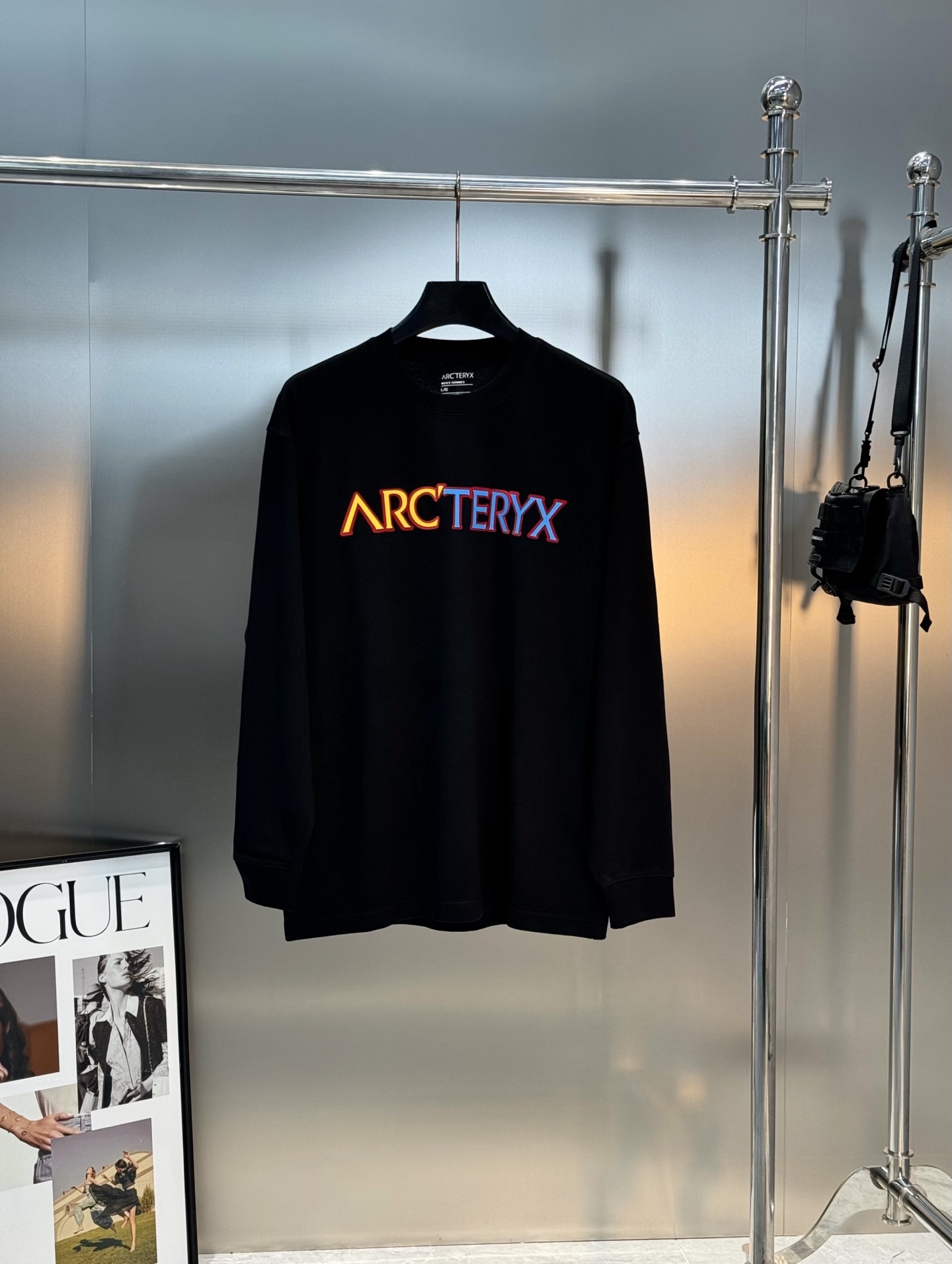 ARCTERY*始祖*鸟🐦新款宽松版型长袖T恤.男女同款～小红书推荐！胸前品牌字母图形多色彩叠加工艺.后