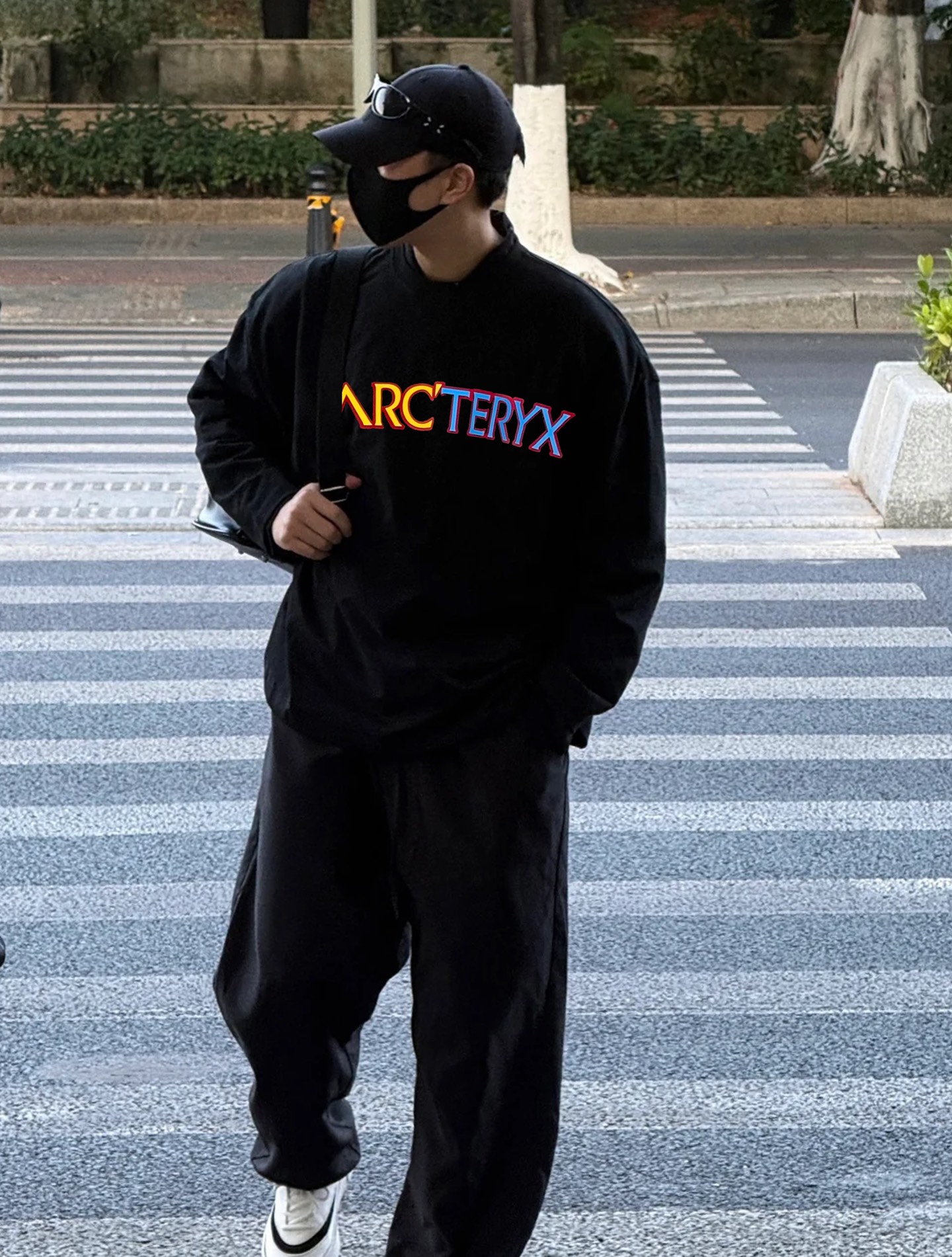 ARCTERY*始祖*鸟🐦新款宽松版型长袖T恤.男女同款～小红书推荐！胸前品牌字母图形多色彩叠加工艺.后