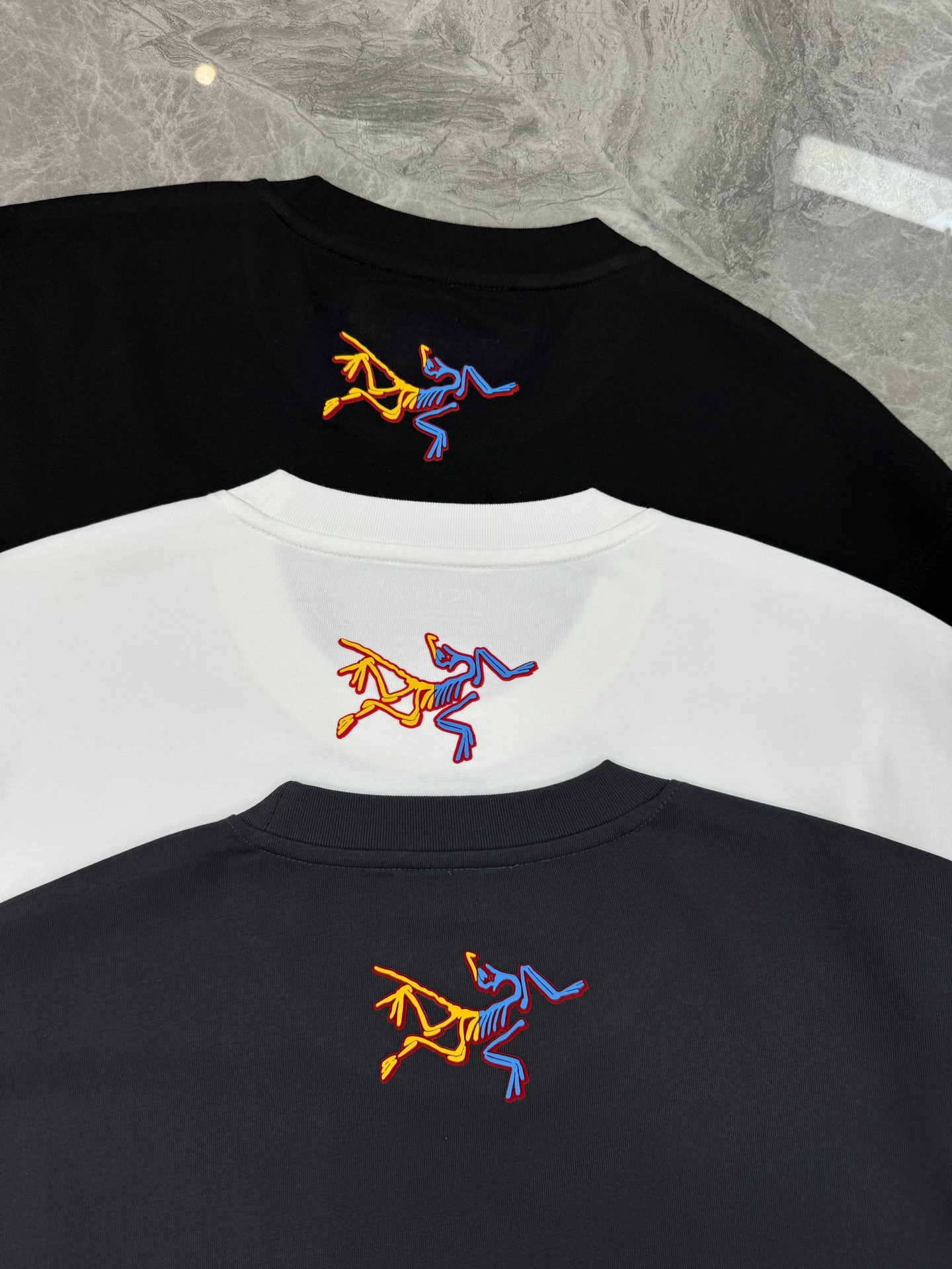 ARCTERY*始祖*鸟🐦新款宽松版型长袖T恤.男女同款～小红书推荐！胸前品牌字母图形多色彩叠加工艺.后