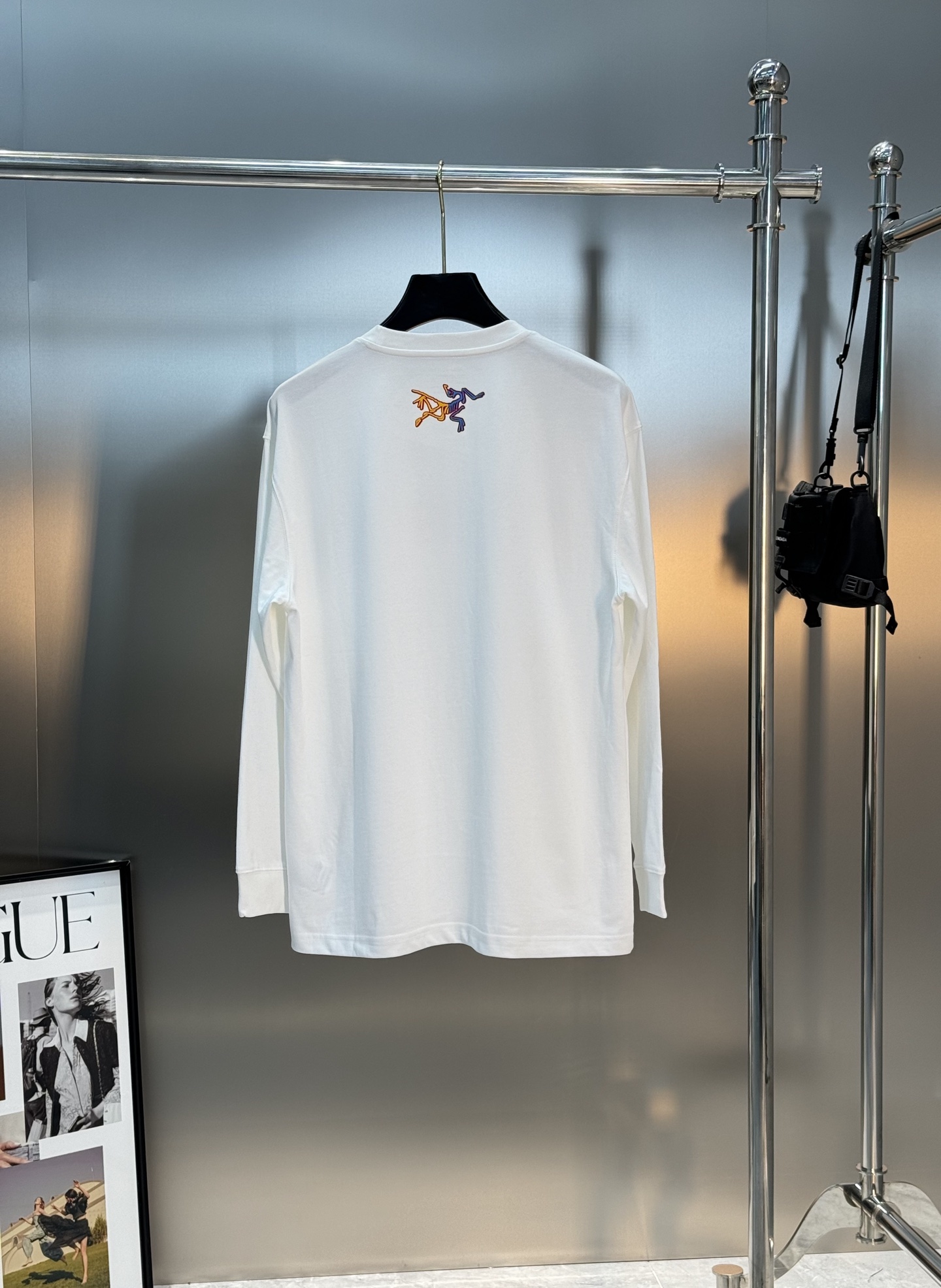 ARCTERY*始祖*鸟🐦新款宽松版型长袖T恤.男女同款～小红书推荐！胸前品牌字母图形多色彩叠加工艺.后