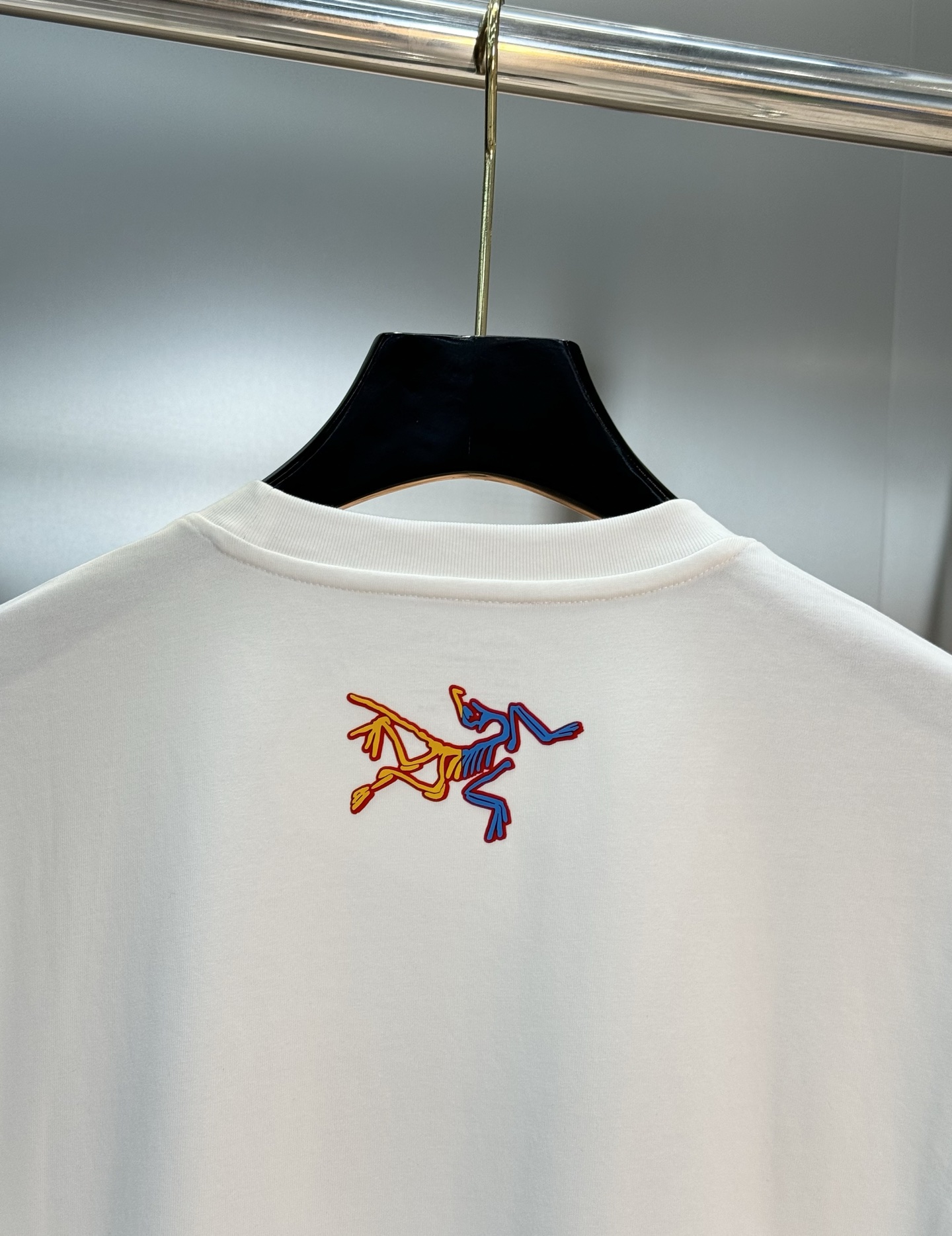 ARCTERY*始祖*鸟🐦新款宽松版型长袖T恤.男女同款～小红书推荐！胸前品牌字母图形多色彩叠加工艺.后