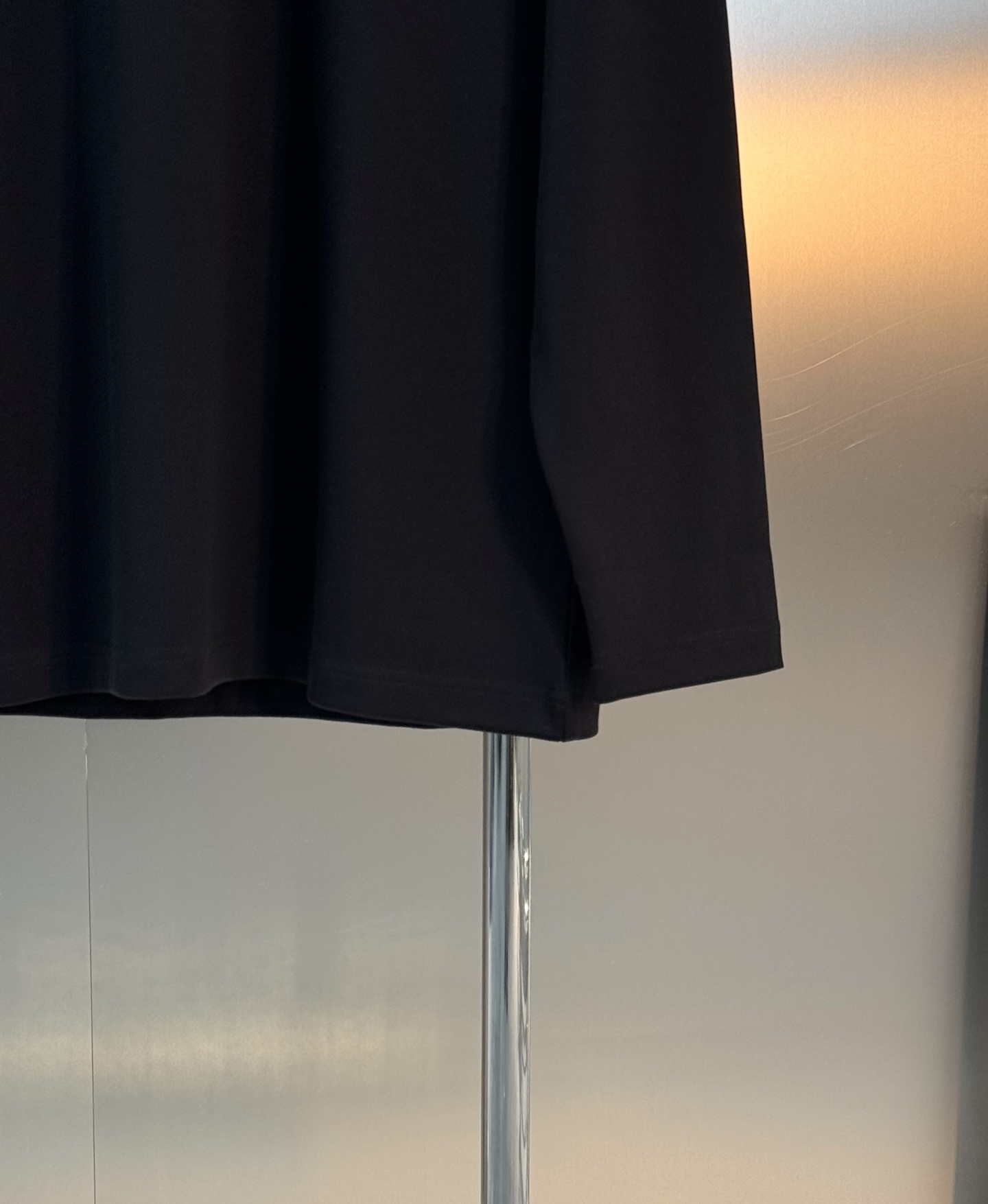 KOLONSPORT可隆新款男士长袖T恤，简约圆领设计，主打运动休闲风。高克重莫代尔棉面料，柔软细腻，暖