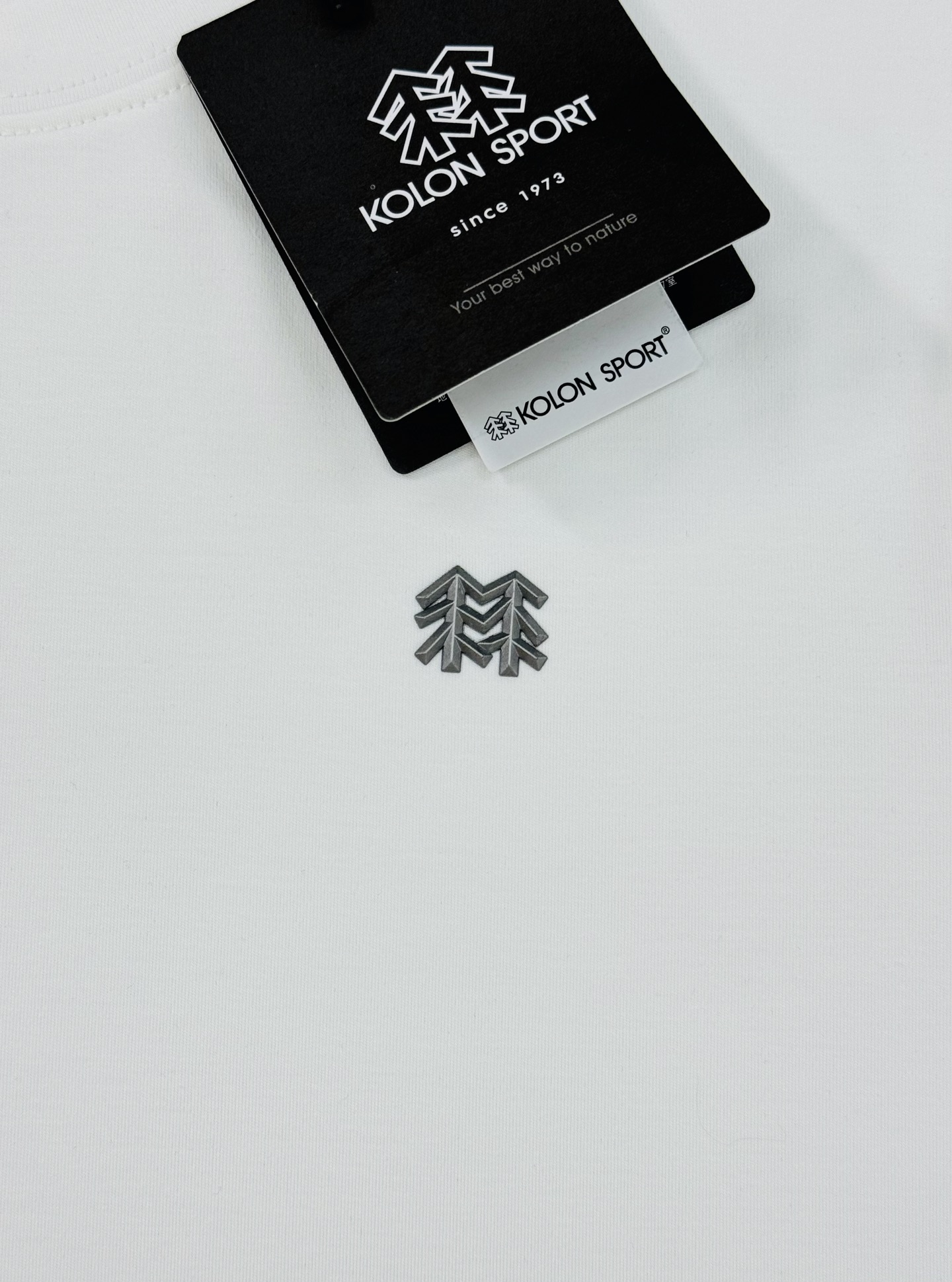 KOLONSPORT可隆新款男士长袖T恤，简约圆领设计，主打运动休闲风。高克重莫代尔棉面料，柔软细腻，暖