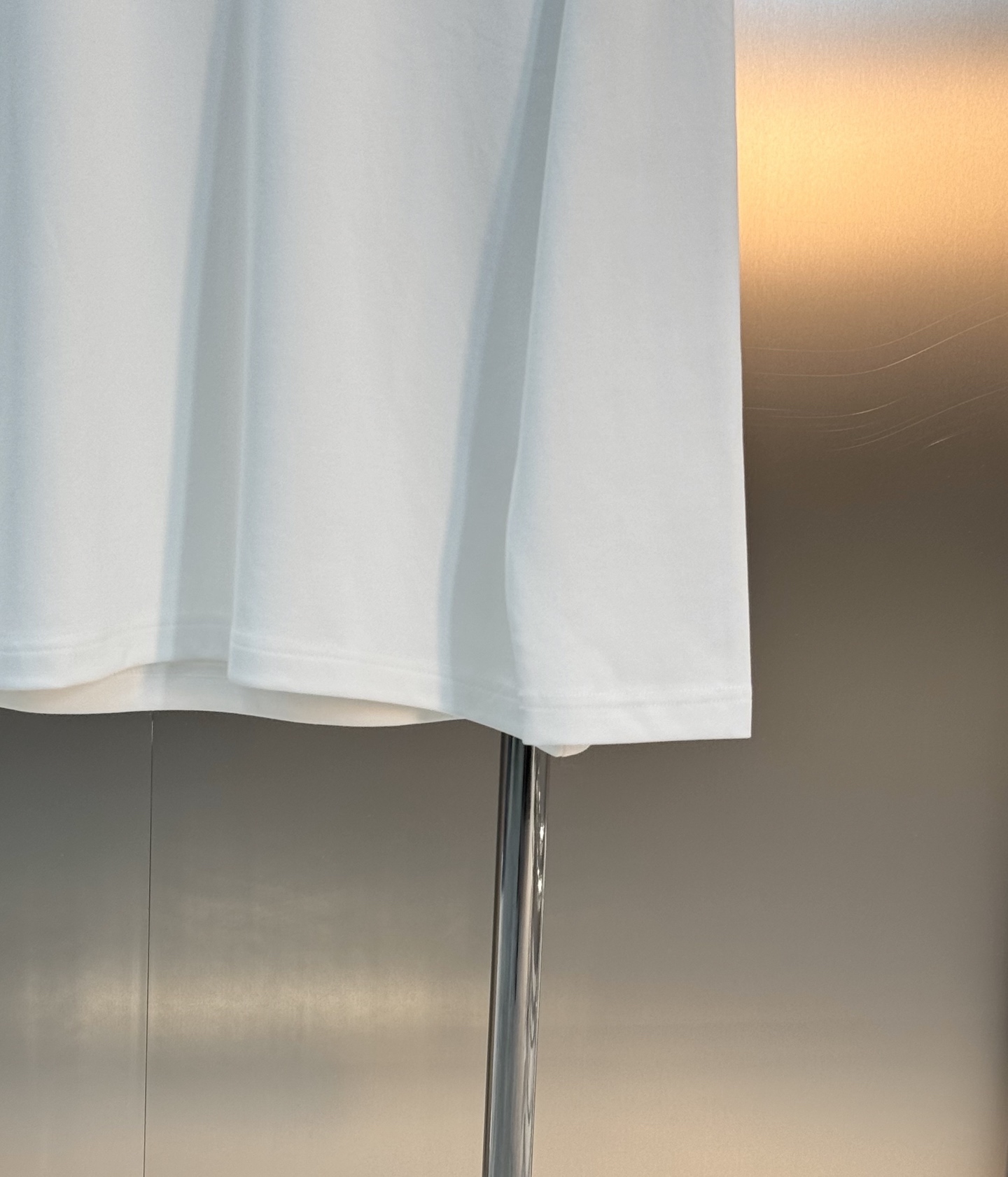 DESCENT*迪桑特RUNNING系列基础款长袖T恤.采用超柔糯莫代尔面料，四向拉伸，柔软舒适.运动时