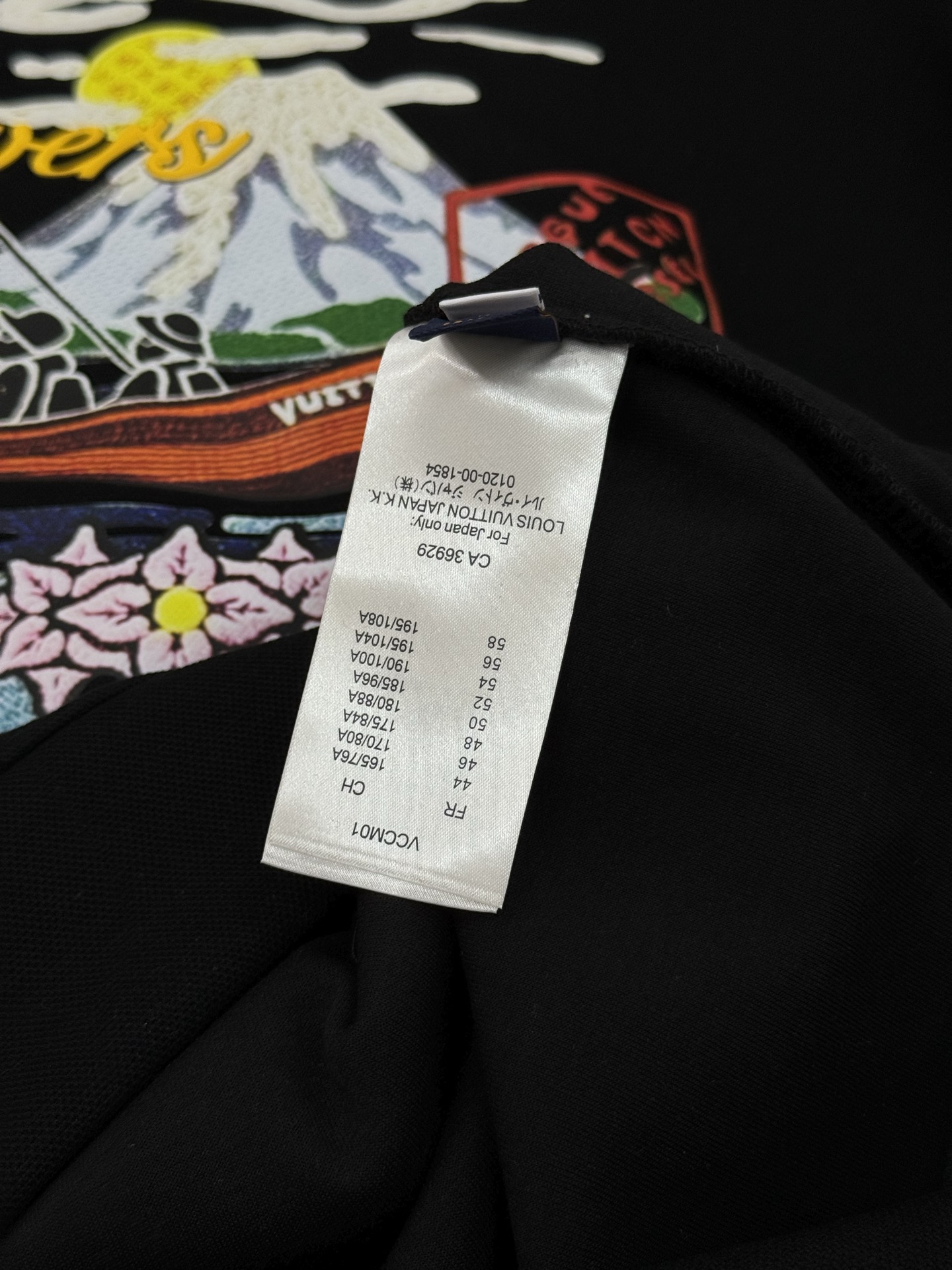 驴牌新款连帽卫衣，男女同款！采用380g天丝棉质面料，柔软舒适，日常穿着超友好!正面彩色立体印花+经典L