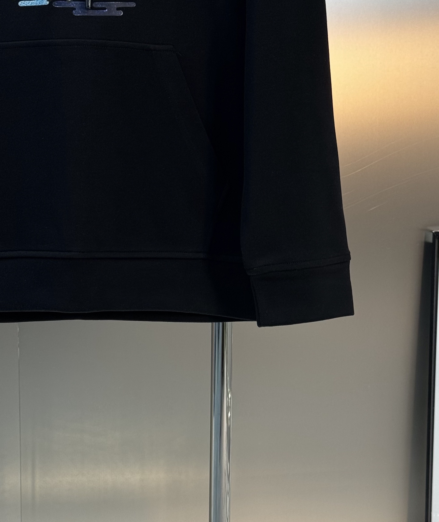 驴牌新款连帽卫衣，男女同款！采用380g天丝棉质面料，柔软舒适，日常穿着超友好!正面彩色立体印花+经典L