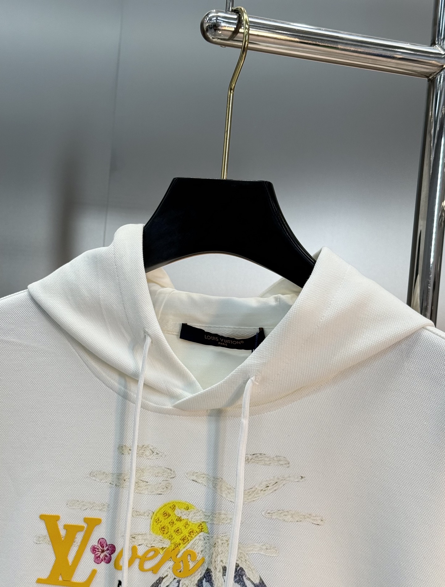 驴牌新款连帽卫衣，男女同款！采用380g天丝棉质面料，柔软舒适，日常穿着超友好!正面彩色立体印花+经典L