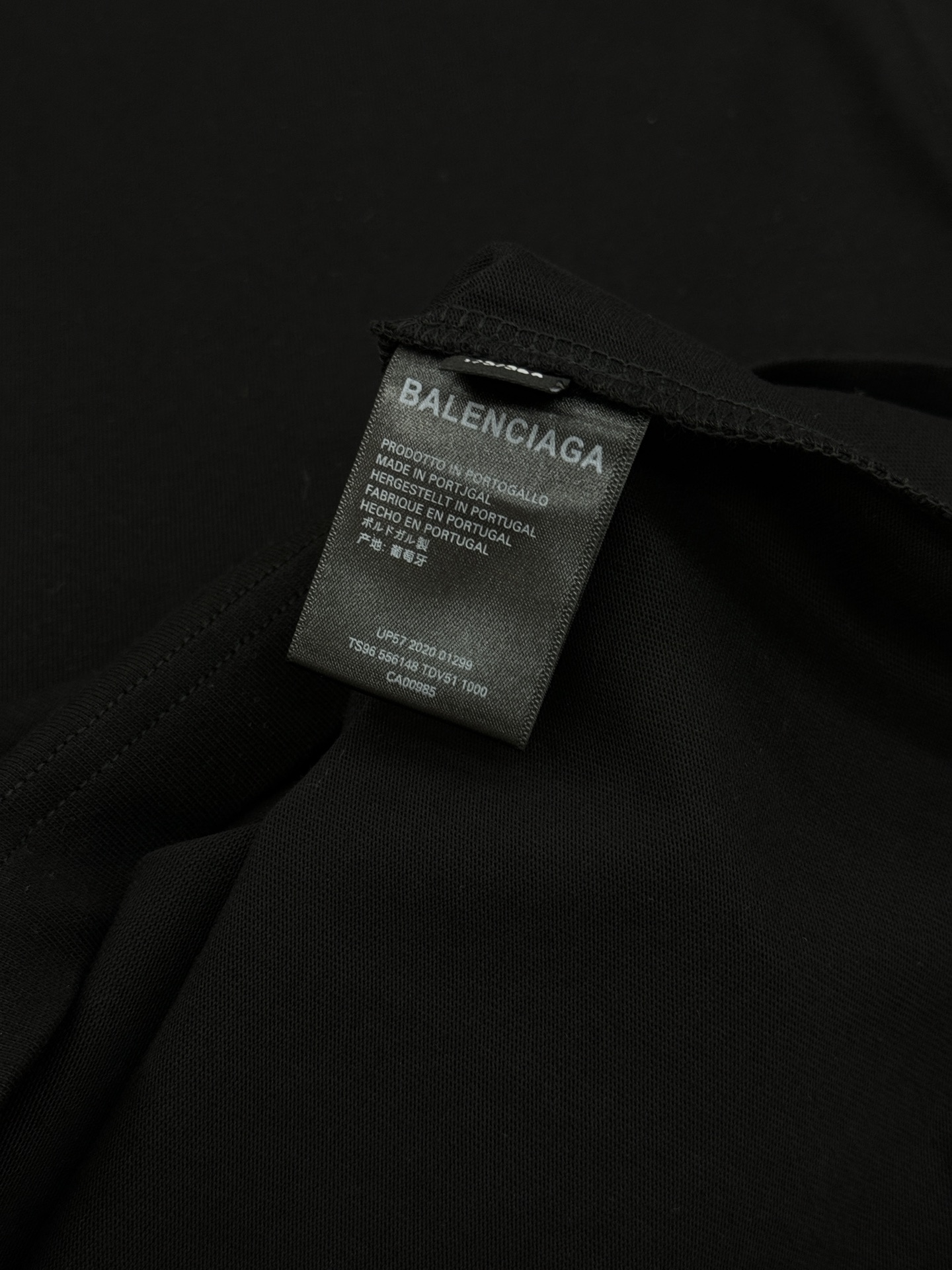 Balenciaga巴黎世家织带T恤，可成套搭配.280g棉质面料柔软透气，日常穿着超舒适!肩部字母织带