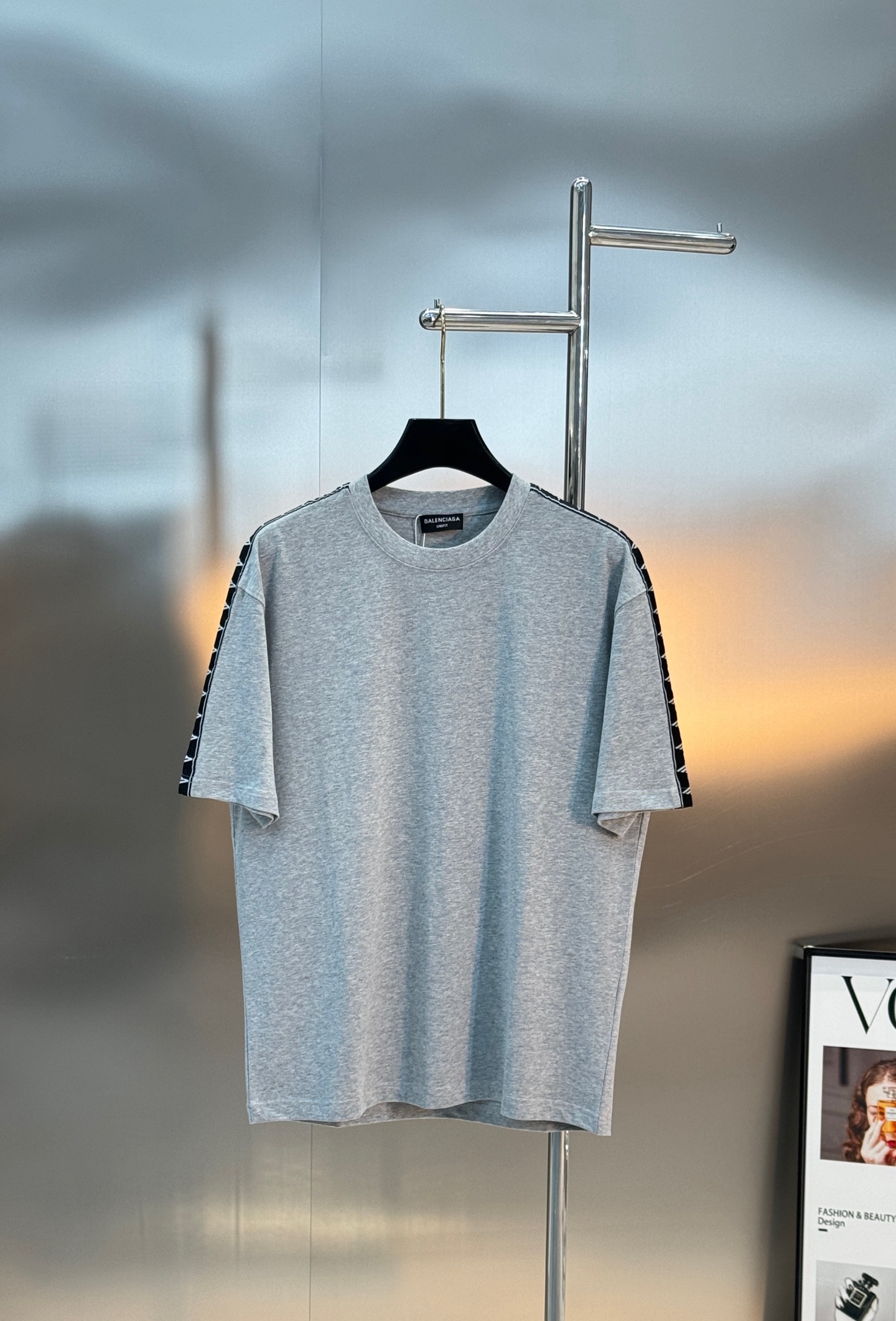Balenciaga巴黎世家织带T恤，可成套搭配.280g棉质面料柔软透气，日常穿着超舒适!肩部字母织带
