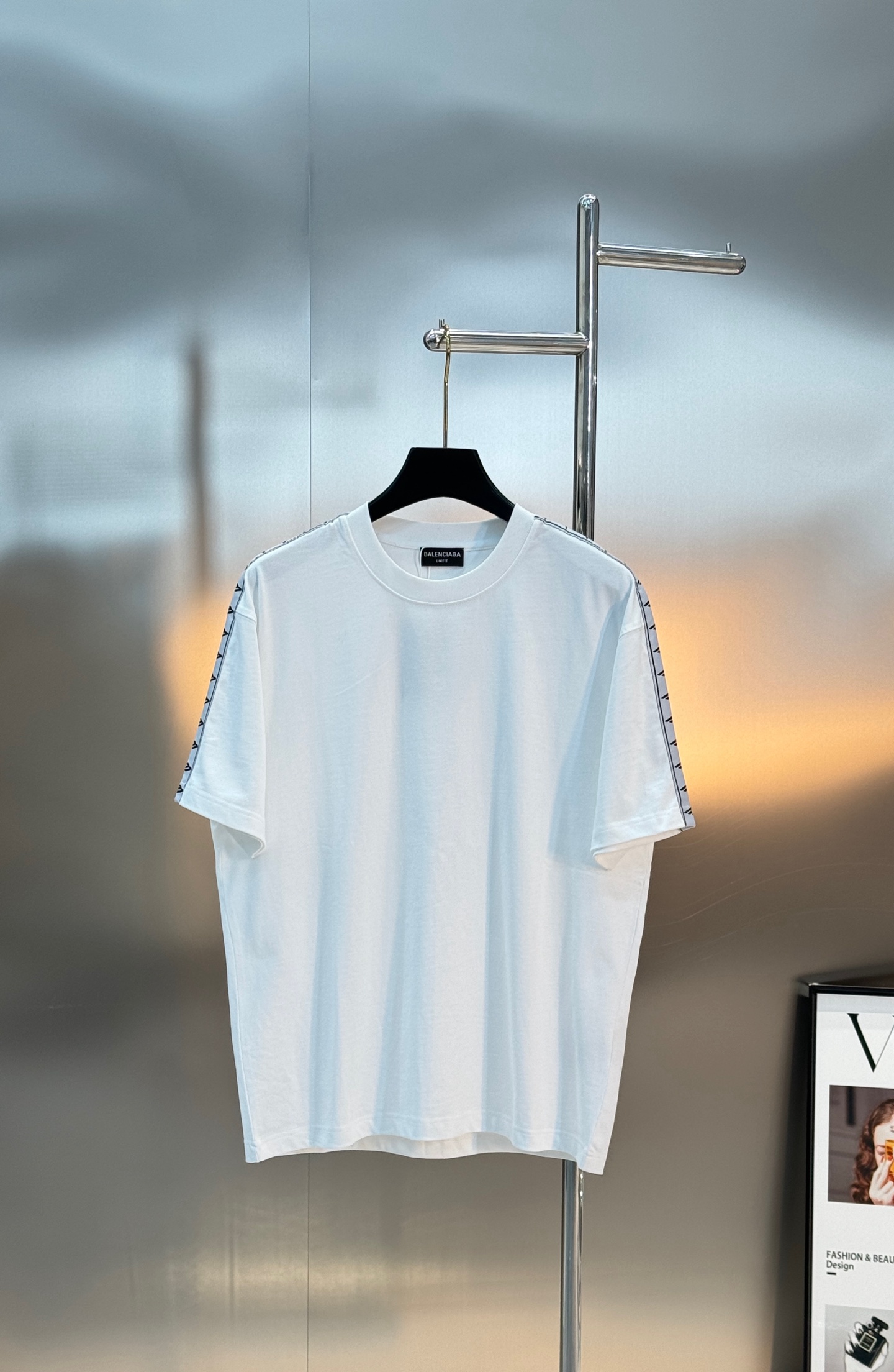 Balenciaga巴黎世家织带T恤，可成套搭配.280g棉质面料柔软透气，日常穿着超舒适!肩部字母织带