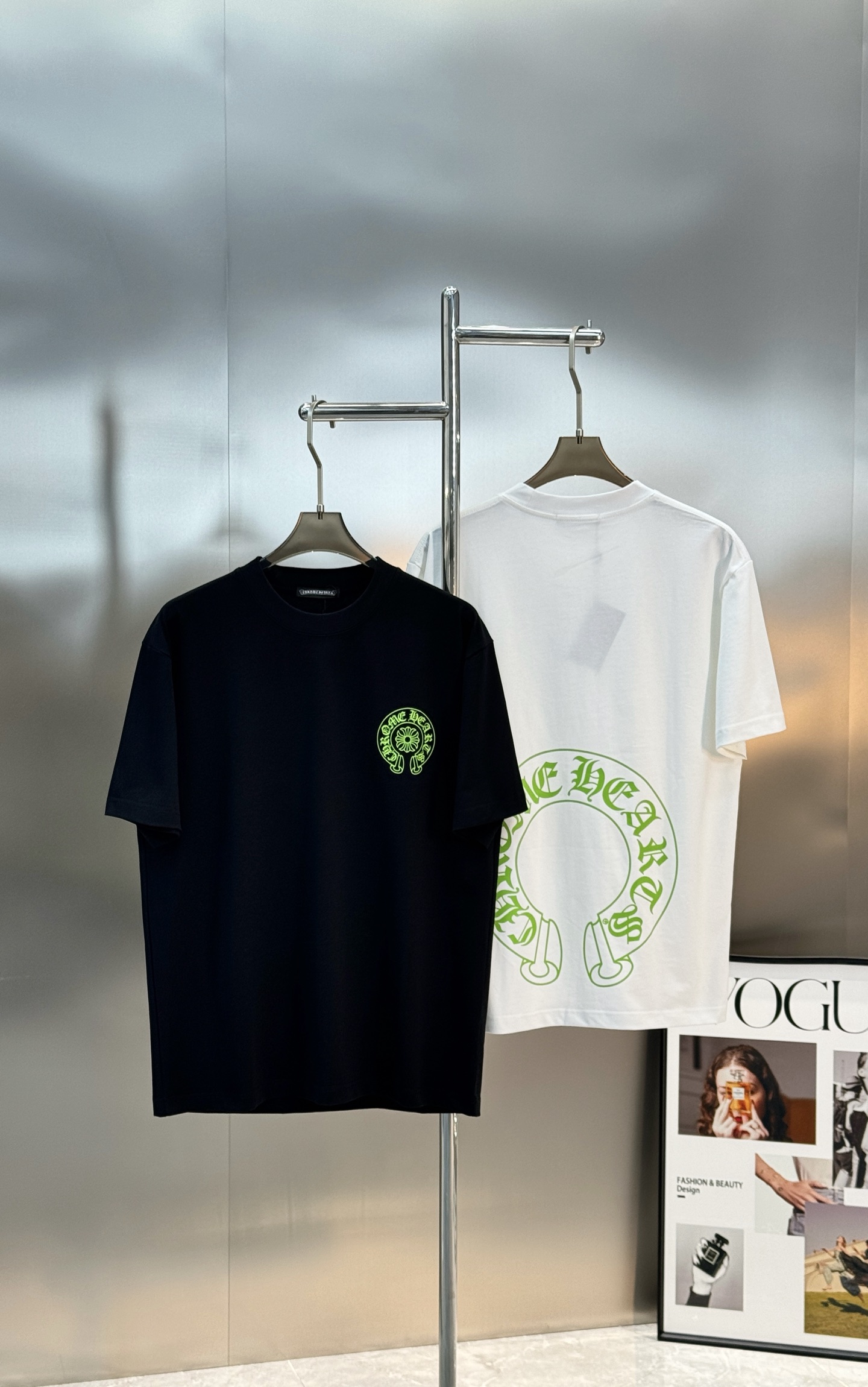 Chrome Hearts克罗心新品马蹄铁印花短袖.男女同款.黑色+白色两色可选，双面马蹄铁Logo超有