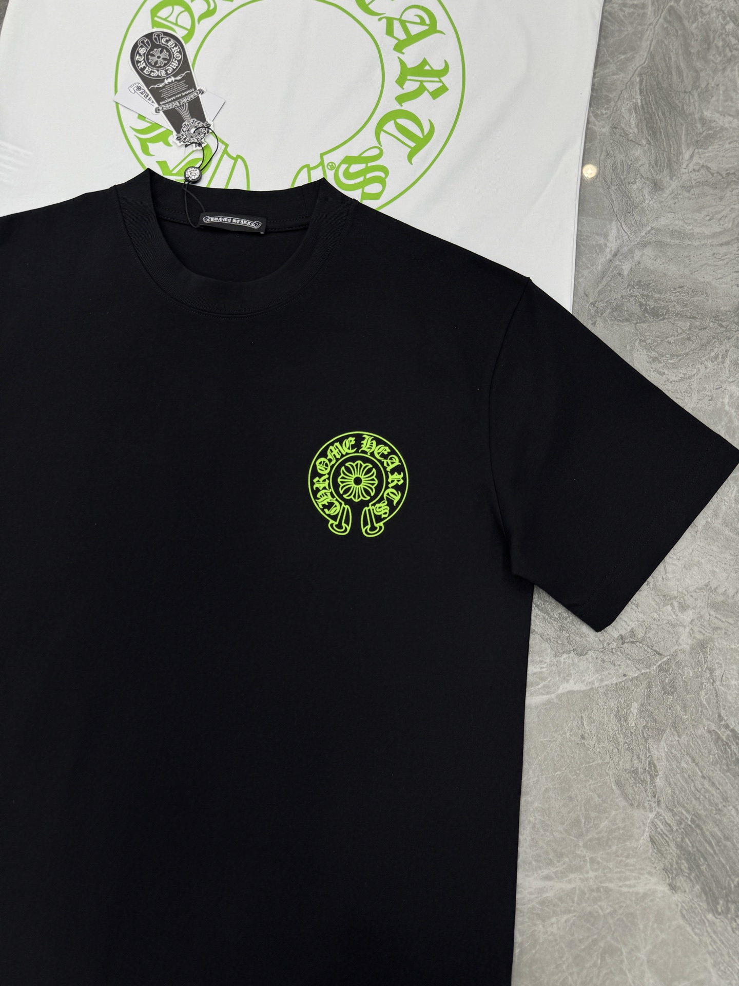 Chrome Hearts克罗心新品马蹄铁印花短袖.男女同款.黑色+白色两色可选，双面马蹄铁Logo超有