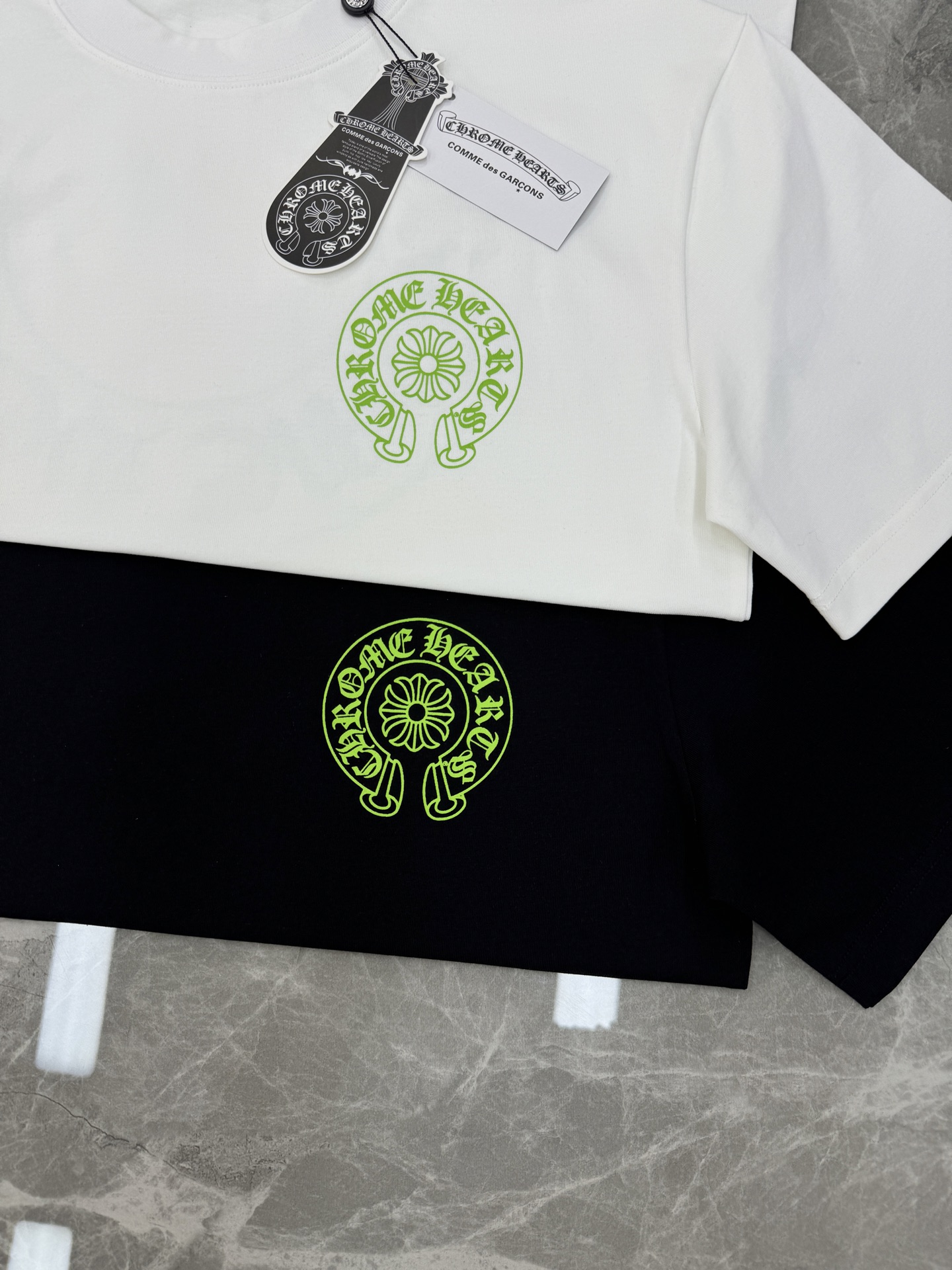 Chrome Hearts克罗心新品马蹄铁印花短袖.男女同款.黑色+白色两色可选，双面马蹄铁Logo超有